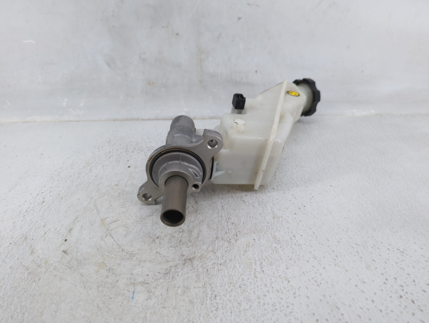 2014-2015 Kia Sorento Brake Master Cylinder - Oemusedautoparts1.com