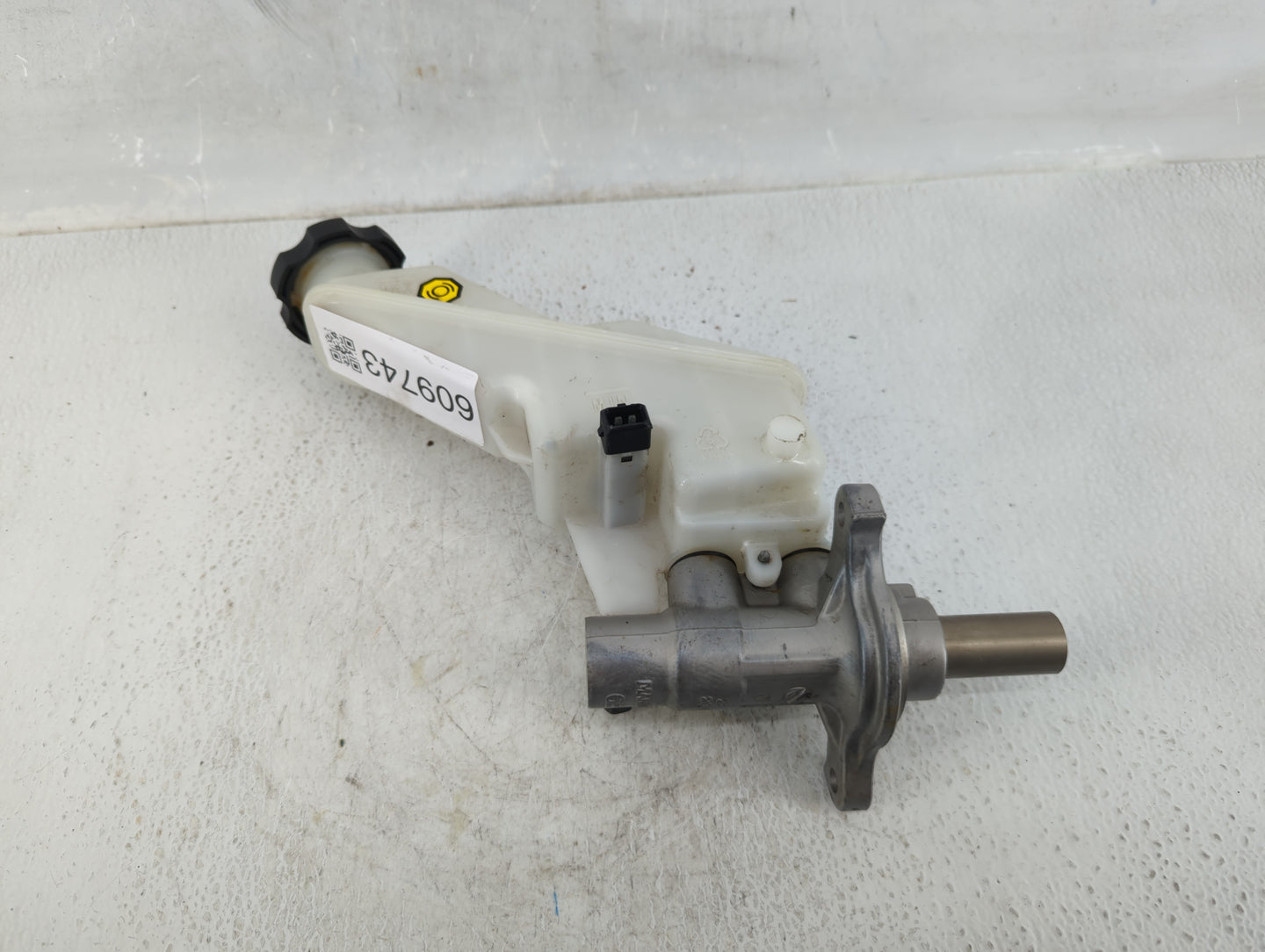 2014-2015 Kia Sorento Brake Master Cylinder - Oemusedautoparts1.com
