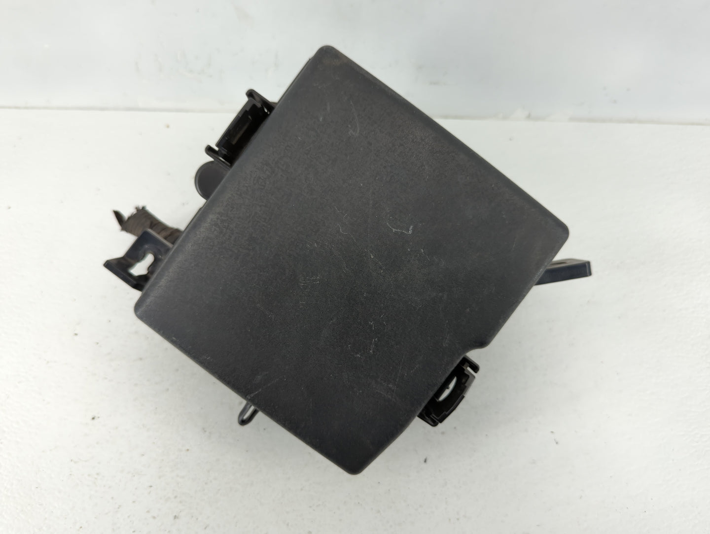 2014-2015 Kia Sorento Fusebox Fuse Box Panel Relay Module P/N:91941-2P520 Fits Fits 2014 2015 OEM Used Auto Parts - Oemuseda