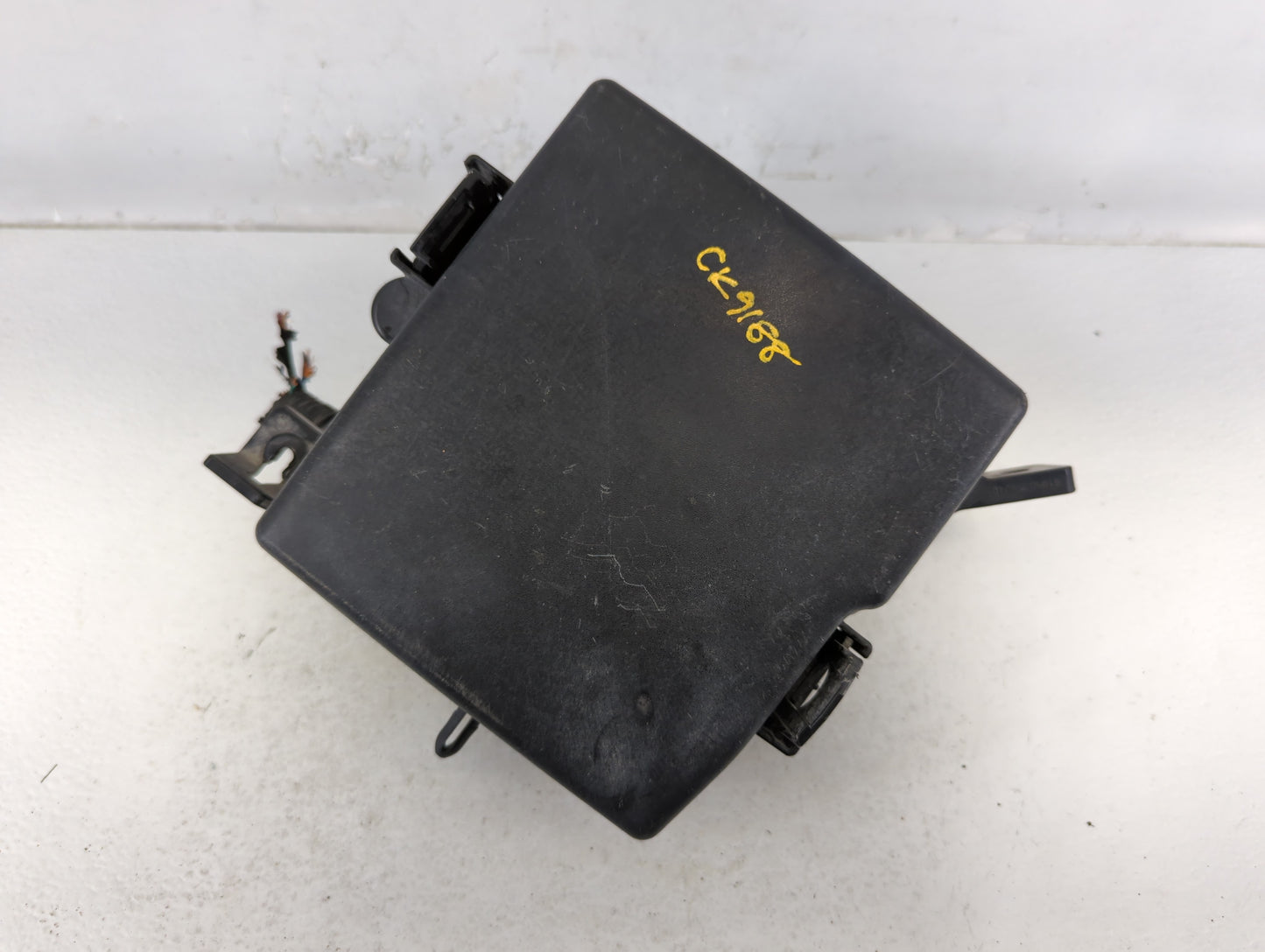2014-2015 Kia Sorento Fusebox Fuse Box Panel Relay Module P/N:91941-2P520 Fits Fits 2014 2015 OEM Used Auto Parts - Oemuseda