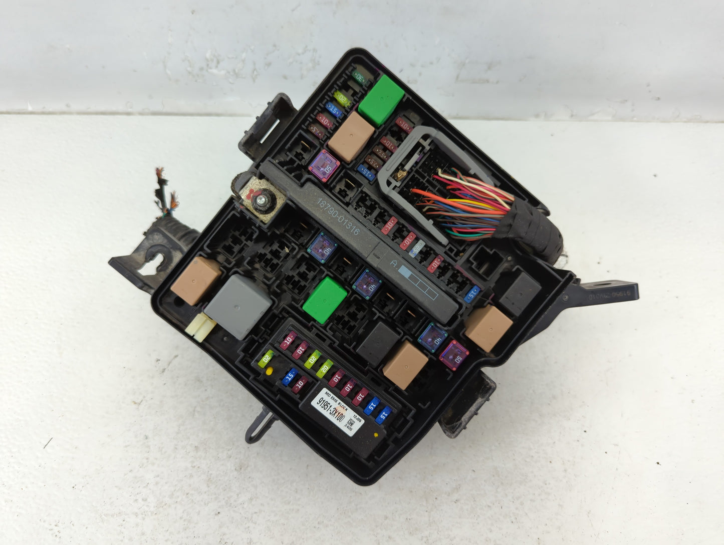 2014-2015 Kia Sorento Fusebox Fuse Box Panel Relay Module P/N:91941-2P520 Fits Fits 2014 2015 OEM Used Auto Parts - Oemuseda