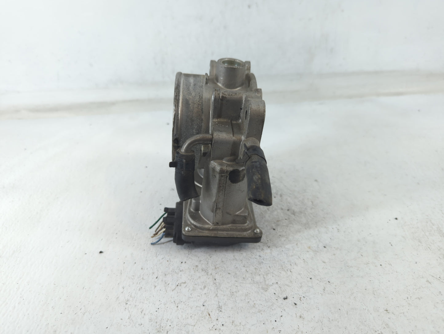 2014-2018 Kia Sorento Throttle Body P/N:35100-3CAA0 Fits Fits 2012 2013 2014 2015 2016 2017 2018 OEM Used Auto Parts - Oemus