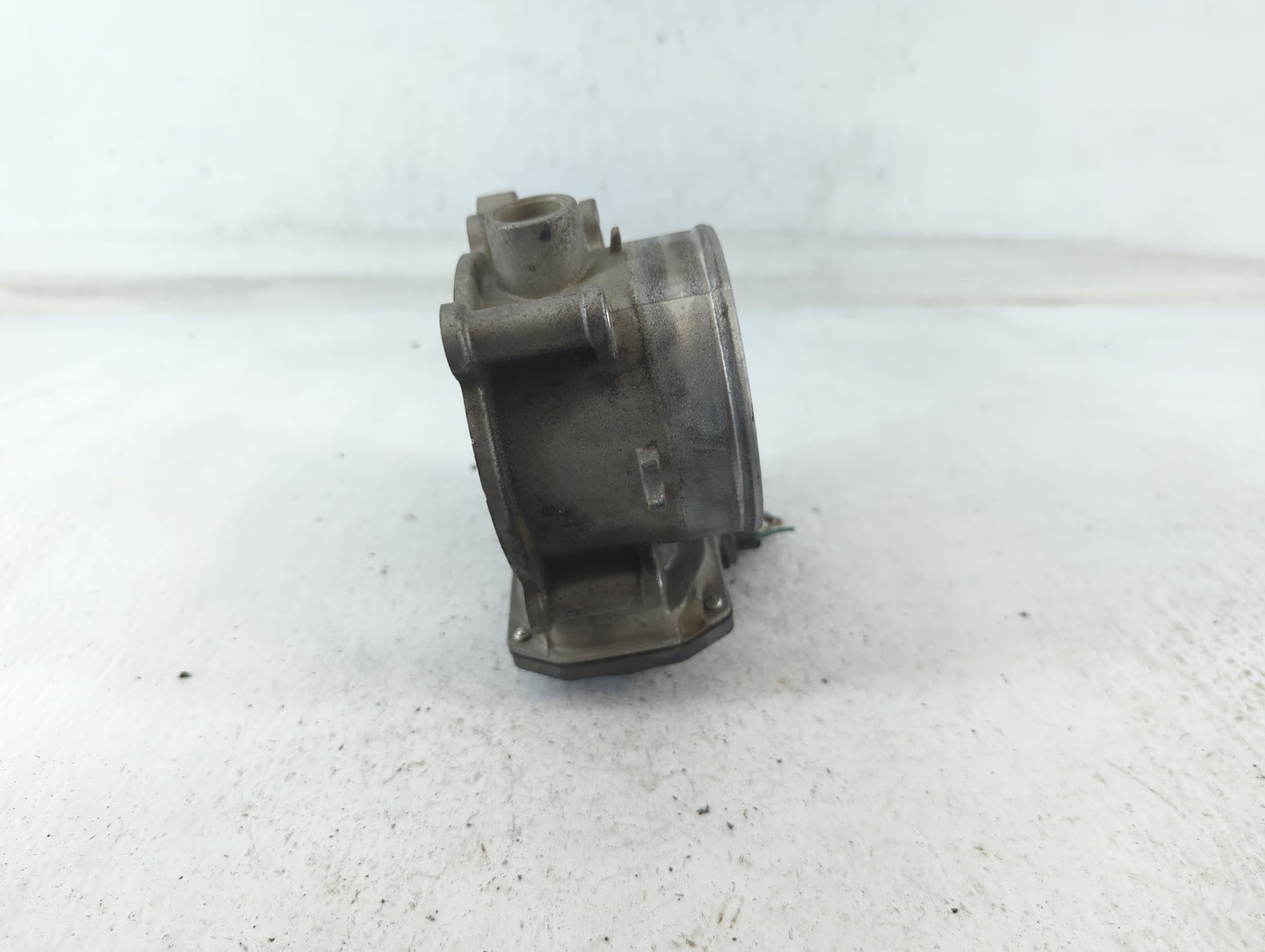 2014-2018 Kia Sorento Throttle Body P/N:35100-3CAA0 Fits Fits 2012 2013 2014 2015 2016 2017 2018 OEM Used Auto Parts - Oemus