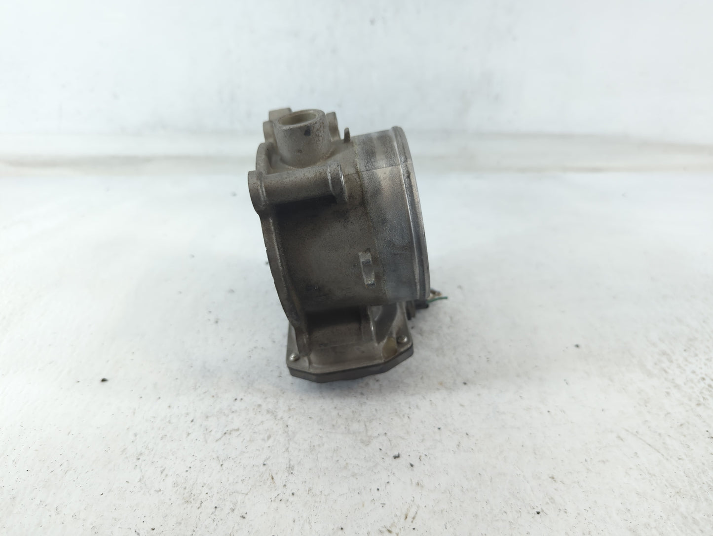 2014-2018 Kia Sorento Throttle Body P/N:35100-3CAA0 Fits Fits 2012 2013 2014 2015 2016 2017 2018 OEM Used Auto Parts - Oemus