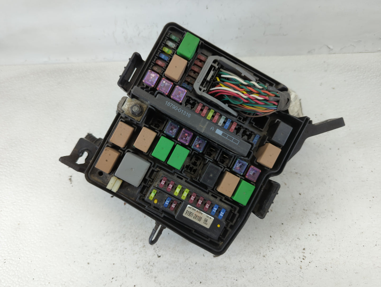 2014-2015 Kia Sorento Fusebox Fuse Box Panel Relay Module P/N:91941-2P520 Fits Fits 2014 2015 OEM Used Auto Parts - Oemuseda