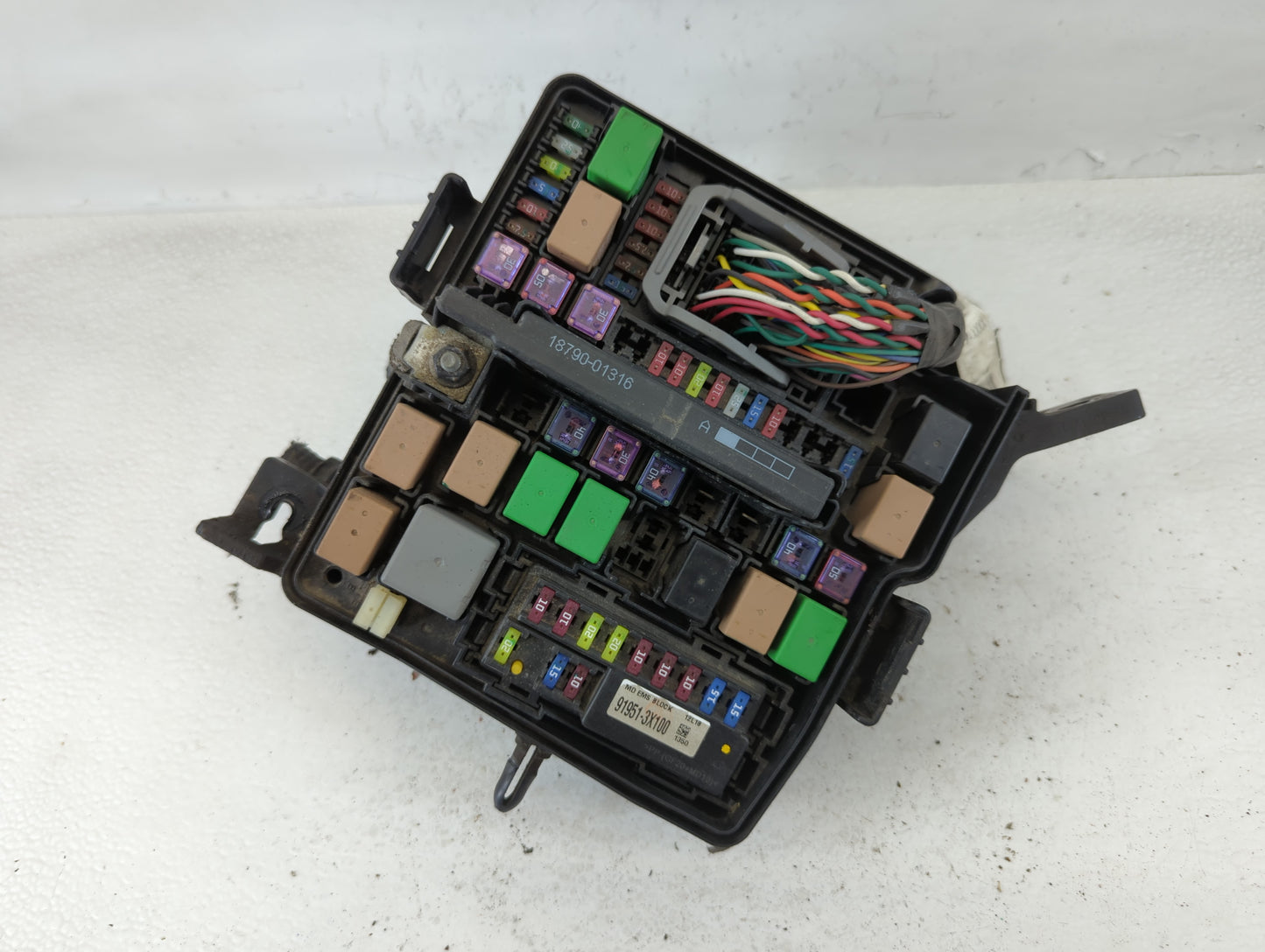 2014-2015 Kia Sorento Fusebox Fuse Box Panel Relay Module P/N:91941-2P520 Fits Fits 2014 2015 OEM Used Auto Parts - Oemuseda