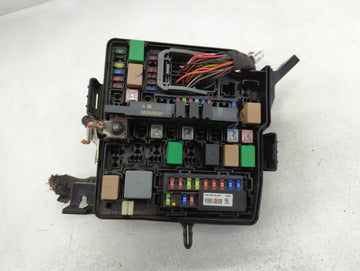 2014-2015 Kia Sorento Fusebox Fuse Box Panel Relay Module P/N:VS912501U222XA Fits Fits 2014 2015 OEM Used Auto Parts