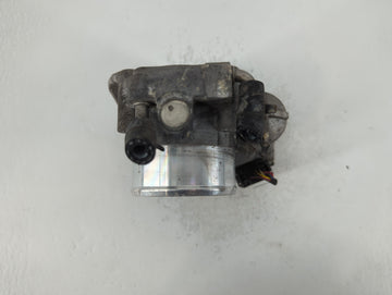 2012-2015 Kia Sorento Throttle Body P/N:35100-2G700 Fits Fits 2011 2012 2013 2014 2015 2016 OEM Used Auto Parts