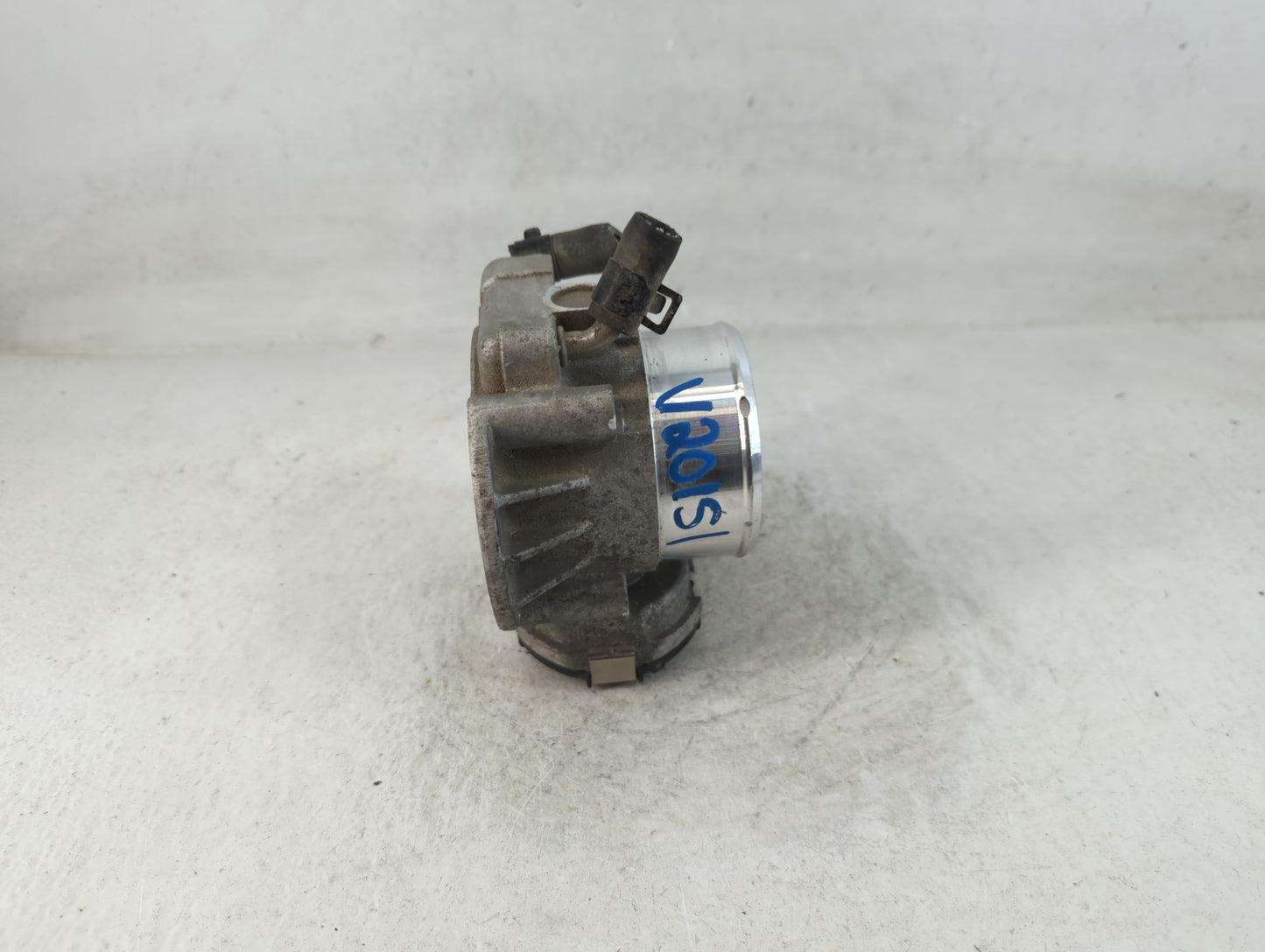 2012-2015 Kia Sorento Throttle Body P/N:35100-2G700 Fits Fits 2011 2012 2013 2014 2015 2016 OEM Used Auto Parts - Oemusedaut