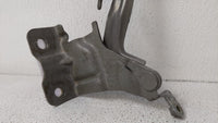 2014 Kia Sorento Driver Hood Hinge - Oemusedautoparts1.com