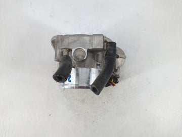 2012-2015 Kia Sorento Throttle Body P/N:35100-2G700 Fits Fits 2011 2012 2013 2014 2015 2016 OEM Used Auto Parts