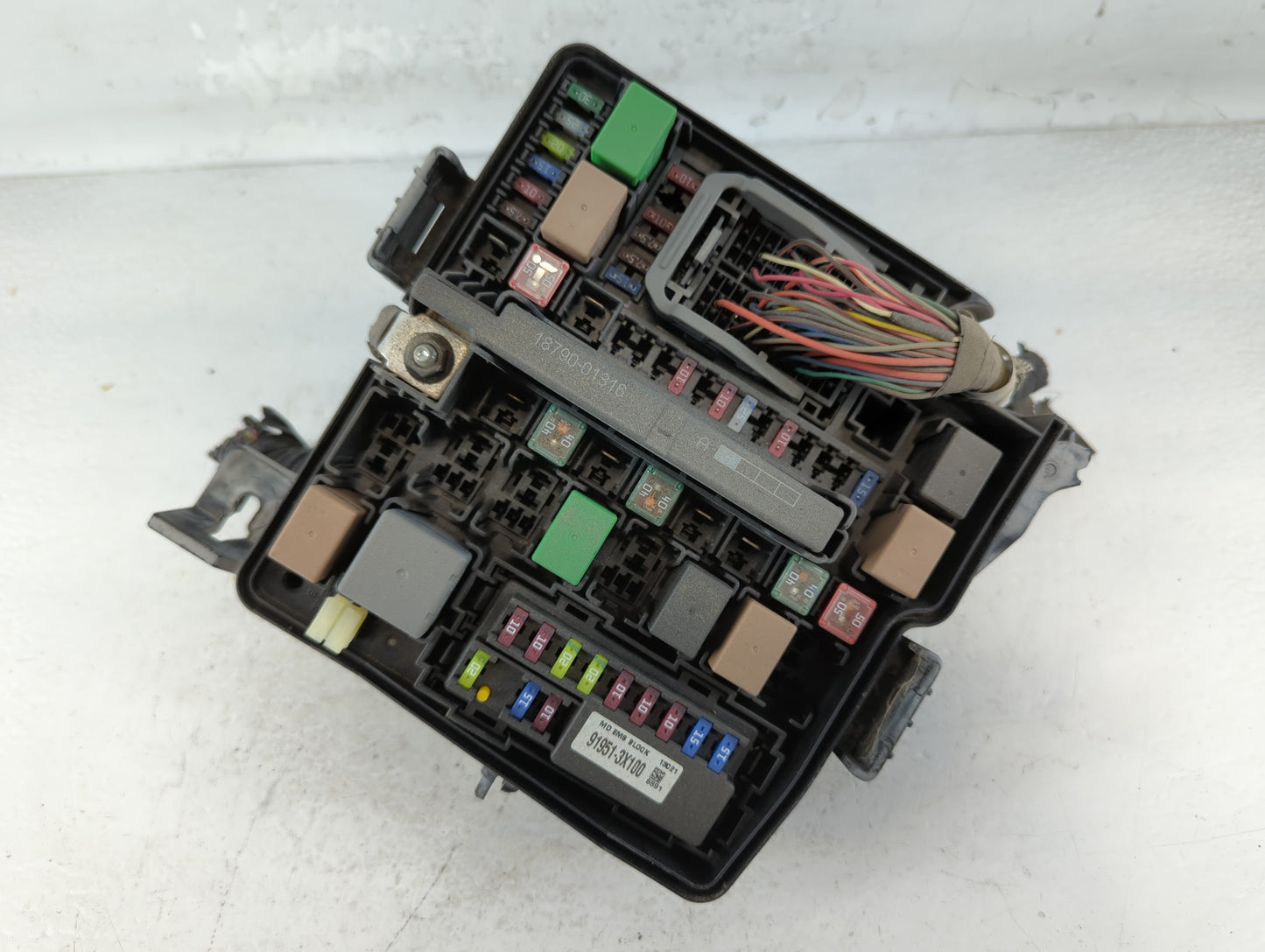 2014-2015 Kia Sorento Fusebox Fuse Box Panel Relay Module P/N:91941-2P520 Fits Fits 2014 2015 OEM Used Auto Parts - Oemuseda