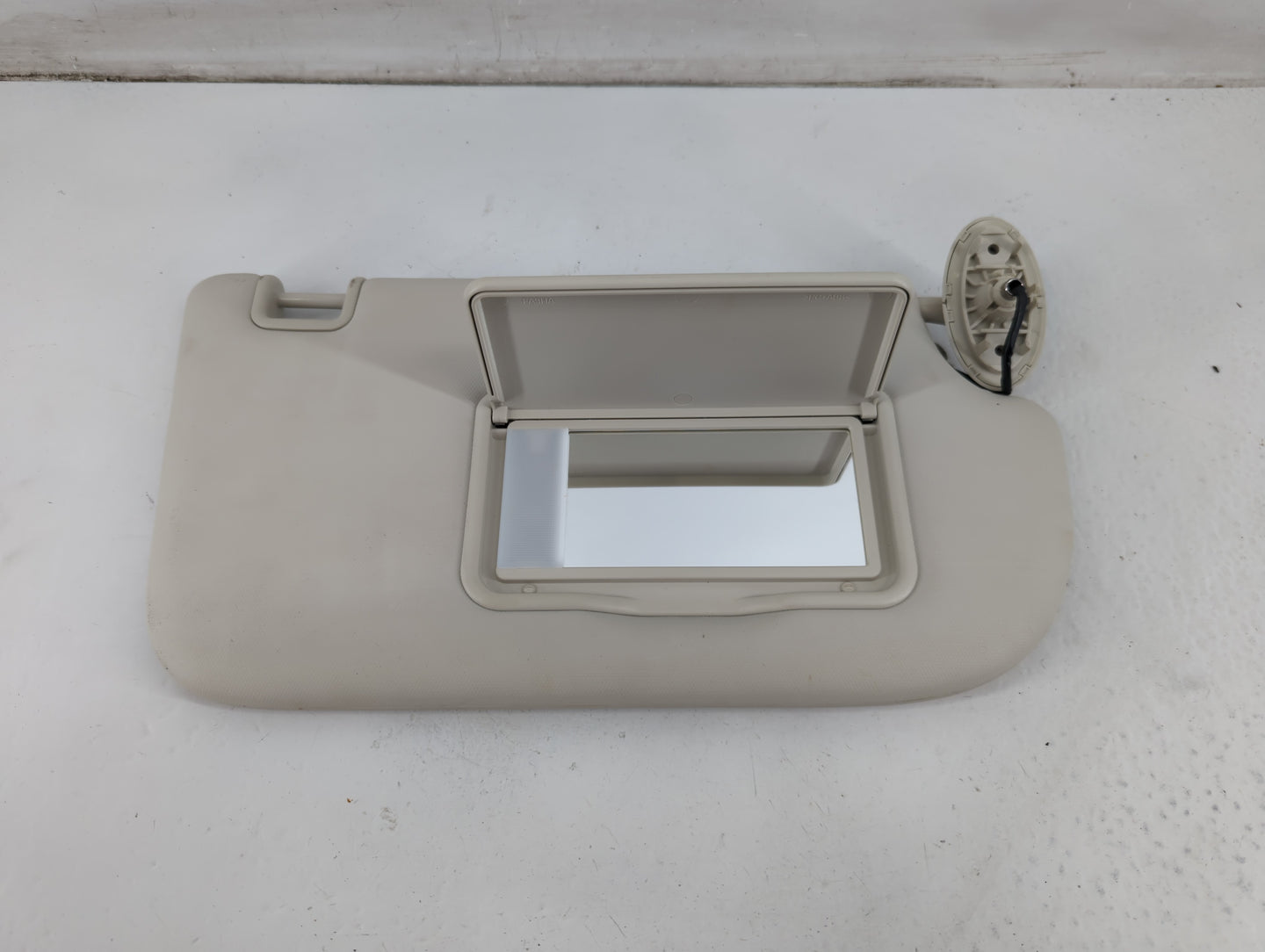 2014-2019 Kia Soul Sun Visor Shade Replacement Passenger Right Mirror Fits Fits 2014 2015 2016 2017 2018 2019 OEM Used Auto 