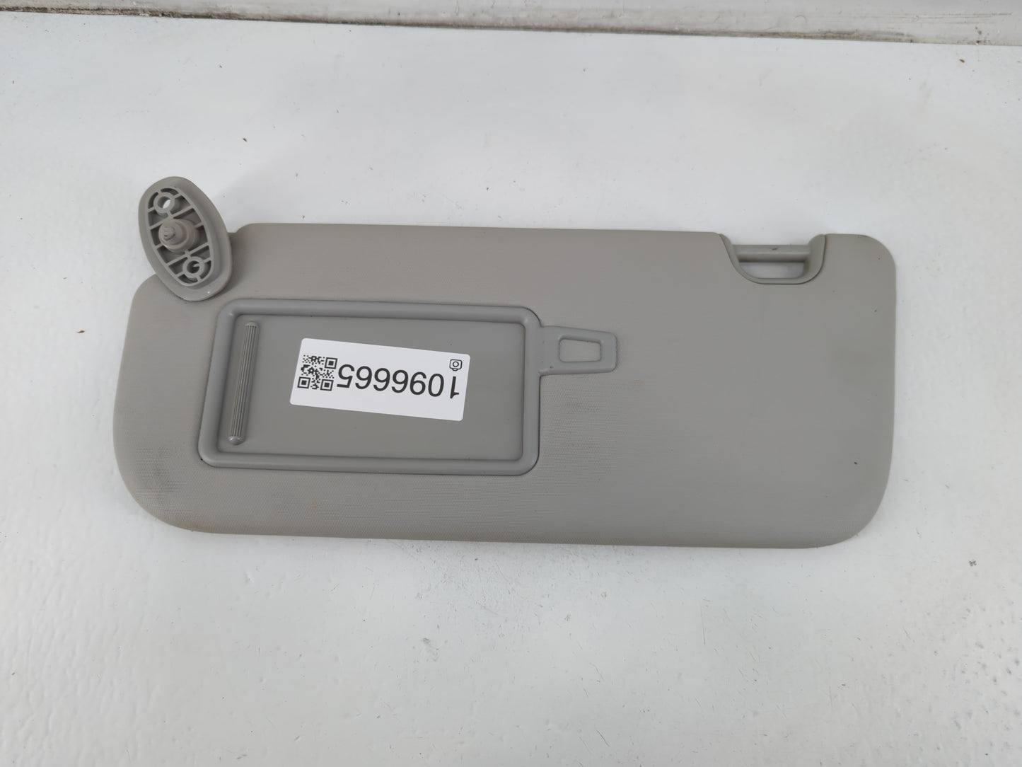 2014-2019 Kia Soul Sun Visor Shade Replacement Driver Left Mirror Fits Fits 2014 2015 2016 2017 2018 2019 OEM Used Auto Part