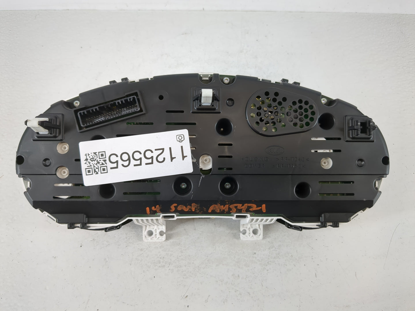 2014-2015 Kia Soul Instrument Cluster Speedometer Gauges P/N:94006-B2510 Fits Fits 2014 2015 OEM Used Auto Parts - Oemusedau