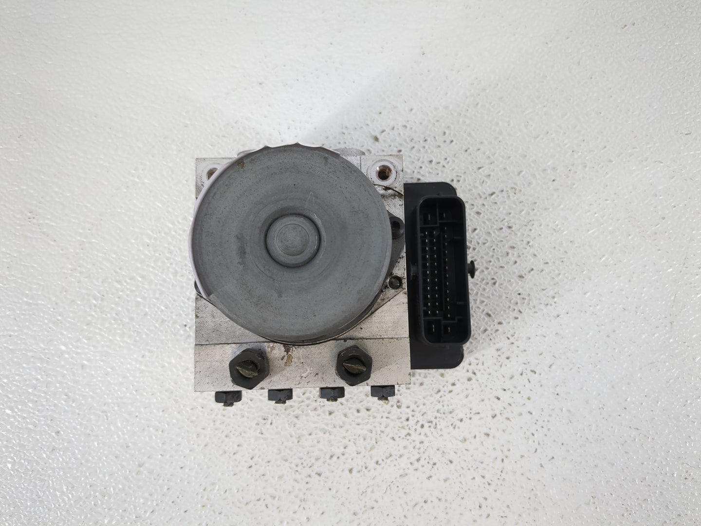 2014 Kia Soul ABS Pump Control Module Replacement P/N:B2589-20520 Fits OEM Used Auto Parts - Oemusedautoparts1.com