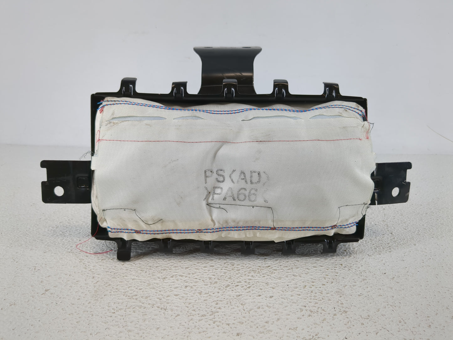 2014-2019 Kia Soul Air Bag Passenger Right Dashboard OEM P/N:84530B2500 Fits Fits 2014 2015 2016 2017 2018 2019 OEM Used Aut
