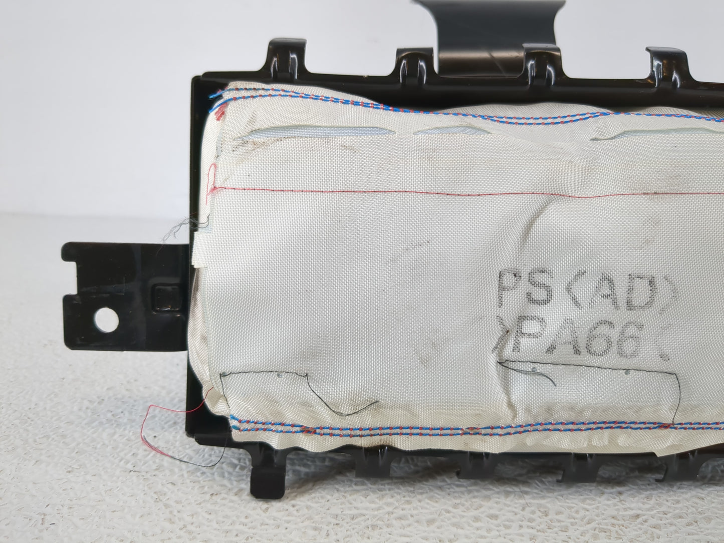 2014-2019 Kia Soul Air Bag Passenger Right Dashboard OEM P/N:84530B2500 Fits Fits 2014 2015 2016 2017 2018 2019 OEM Used Aut