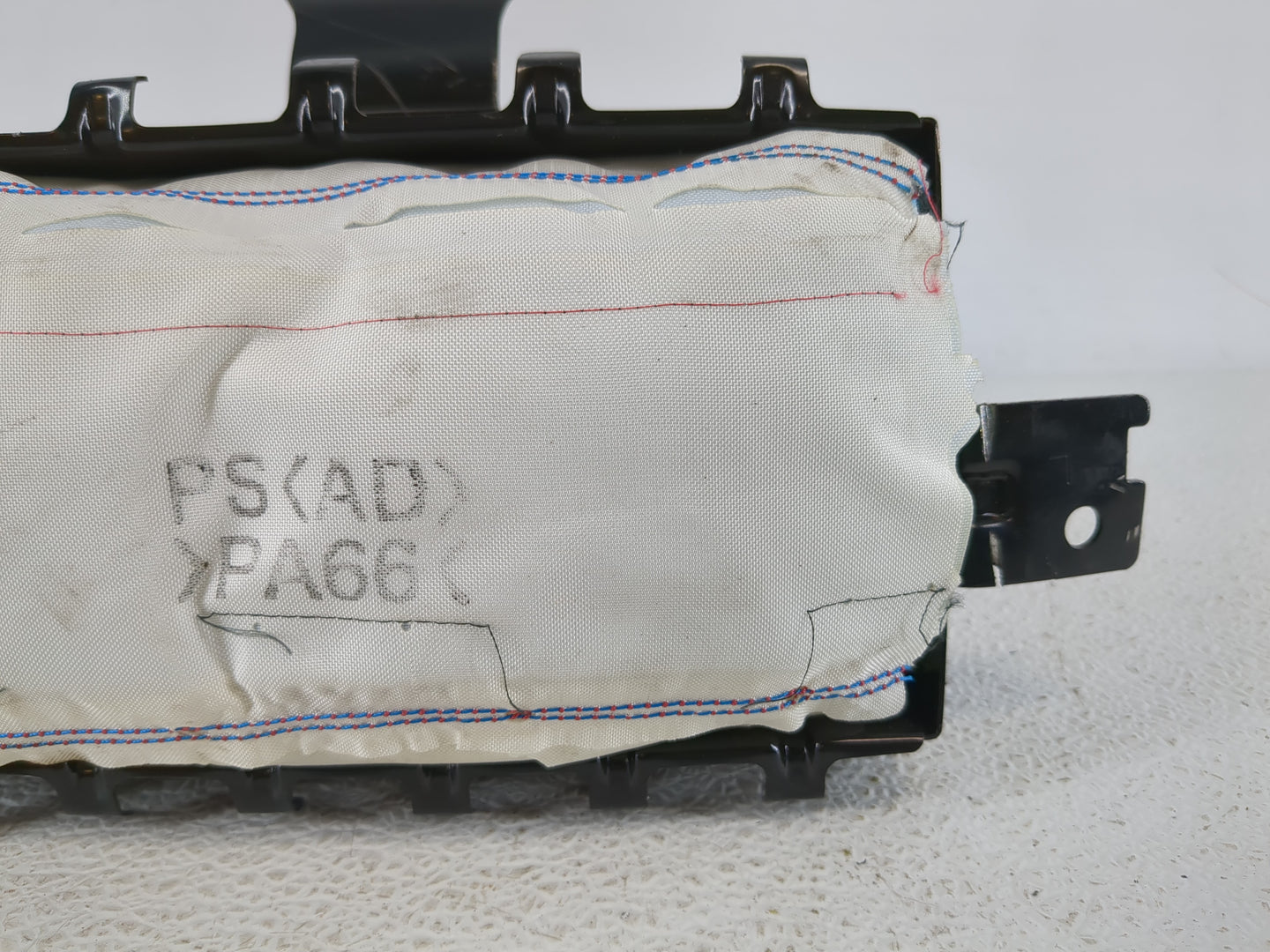 2014-2019 Kia Soul Air Bag Passenger Right Dashboard OEM P/N:84530B2500 Fits Fits 2014 2015 2016 2017 2018 2019 OEM Used Aut