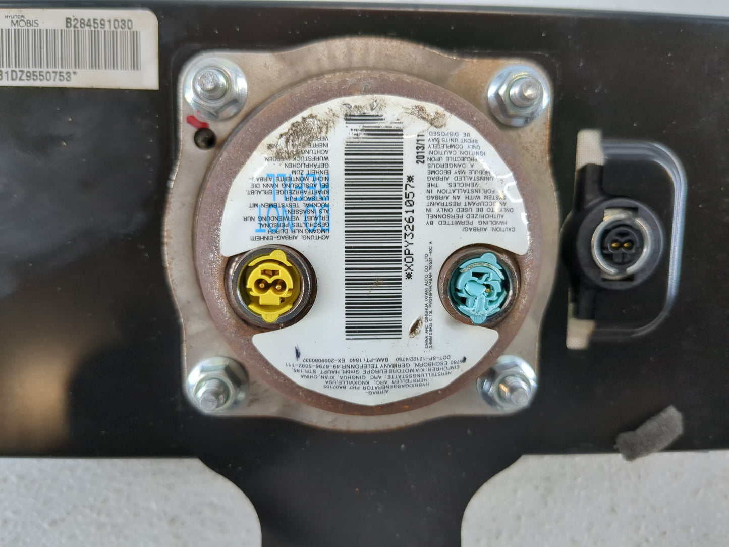 2014-2019 Kia Soul Air Bag Passenger Right Dashboard OEM P/N:84530B2500 Fits Fits 2014 2015 2016 2017 2018 2019 OEM Used Aut