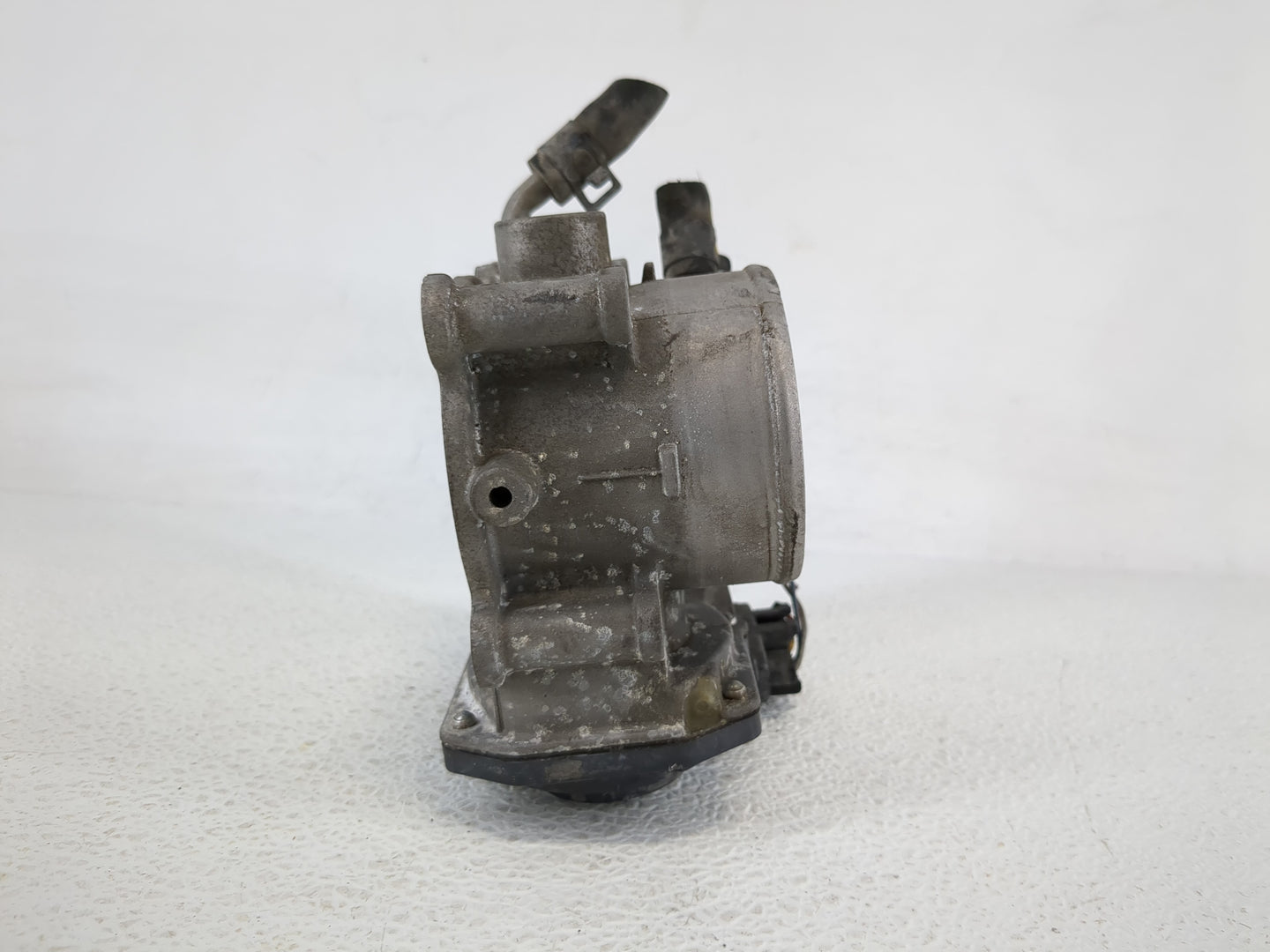 2014-2019 Kia Soul Throttle Body P/N:35100-2E000 Fits Fits 2011 2012 2013 2014 2015 2016 2017 2018 2019 2020 2021 OEM Used A