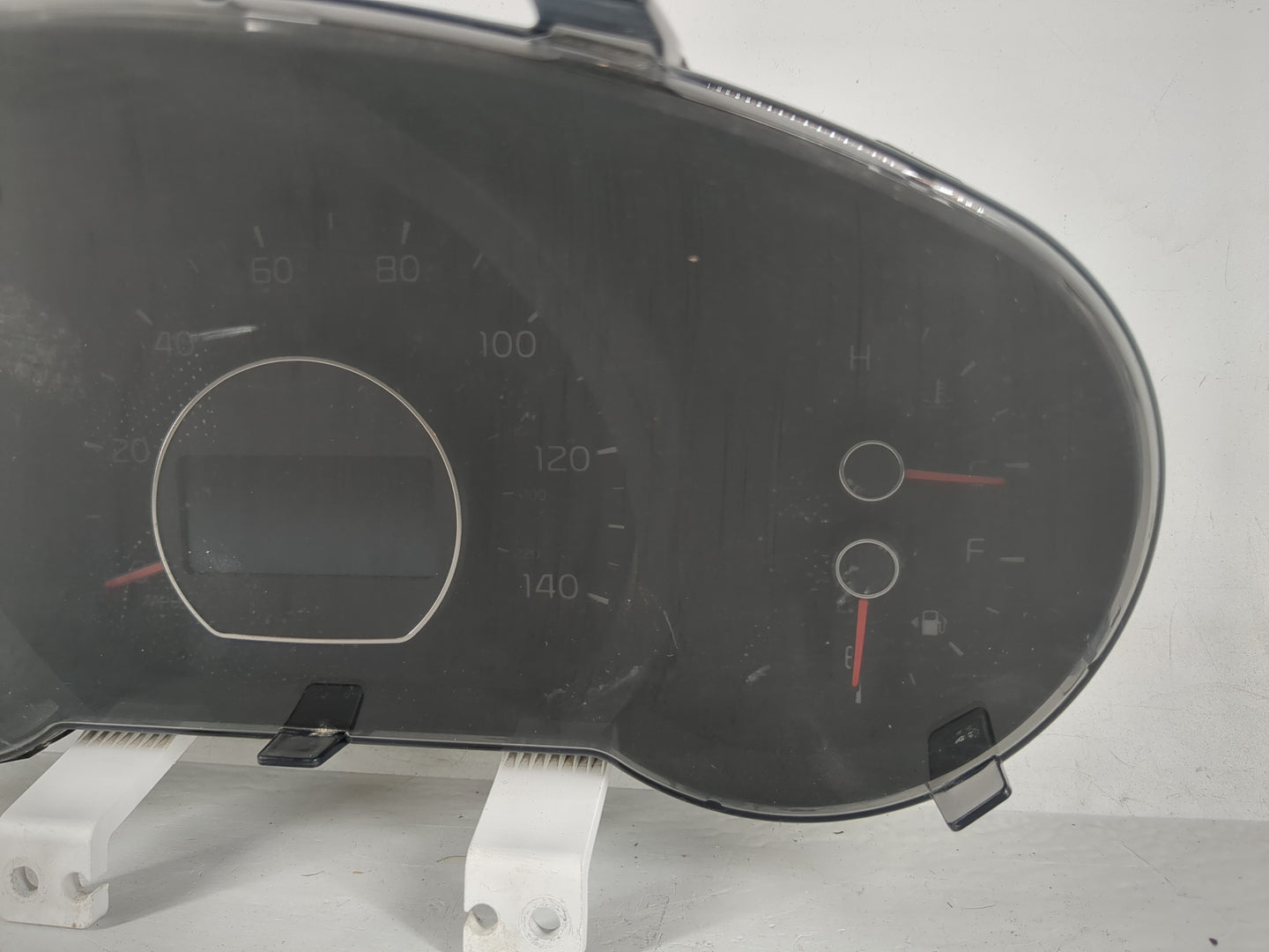 2014-2015 Kia Soul Instrument Cluster Speedometer Gauges P/N:94006-B2510 Fits Fits 2014 2015 OEM Used Auto Parts - Oemusedau