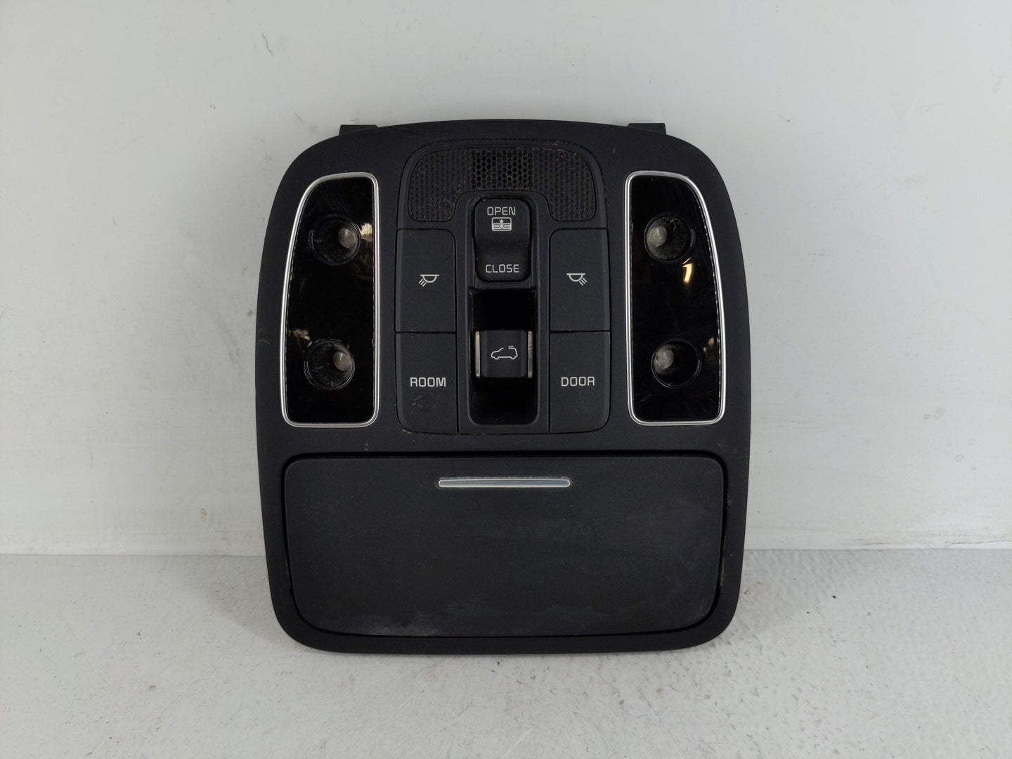 2014-2019 Kia Soul Overhead Roof Console 1168390 - Oemusedautoparts1.com