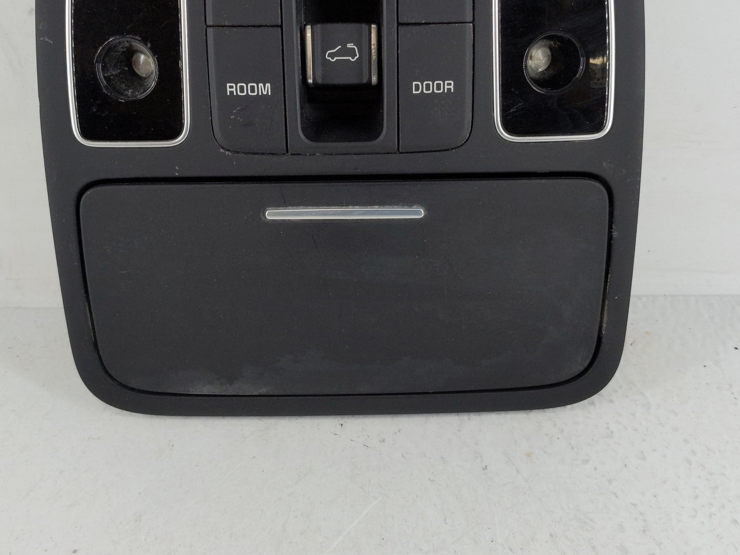 2014-2019 Kia Soul Overhead Roof Console 1168390 - Oemusedautoparts1.com