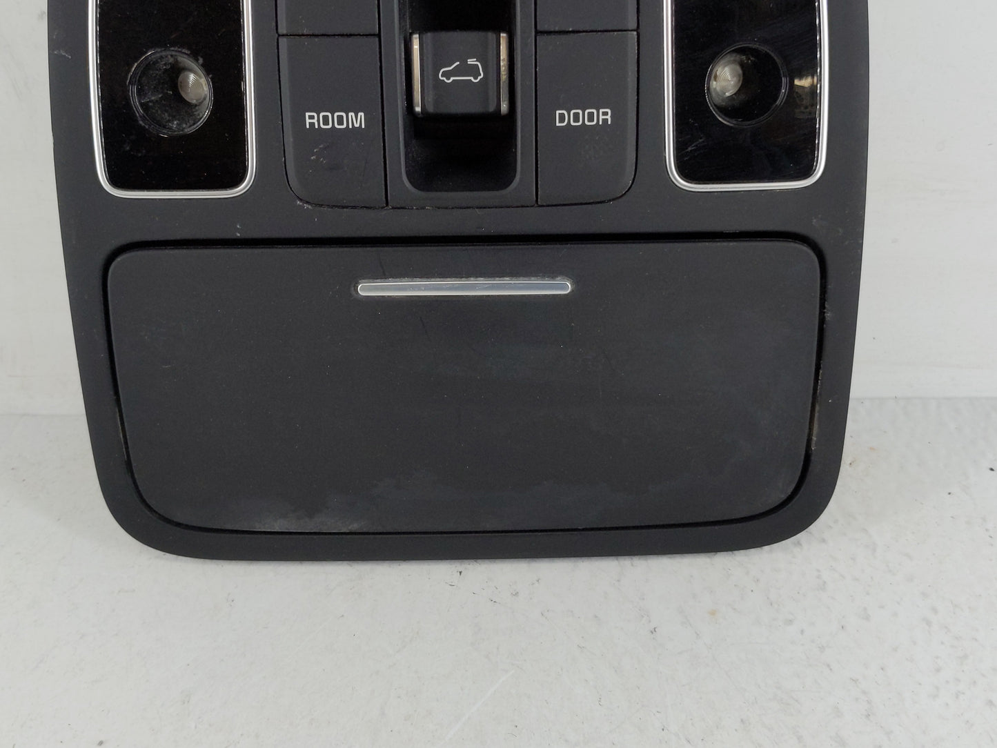 2014-2019 Kia Soul Overhead Roof Console 1168390 - Oemusedautoparts1.com