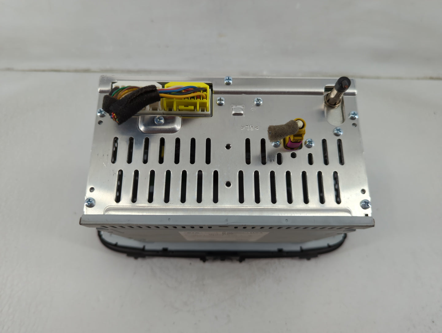 2014-2016 Kia Soul Radio AM FM Cd Player Receiver Replacement P/N:96170-B2090CA Fits Fits 2014 2015 2016 OEM Used Auto Parts