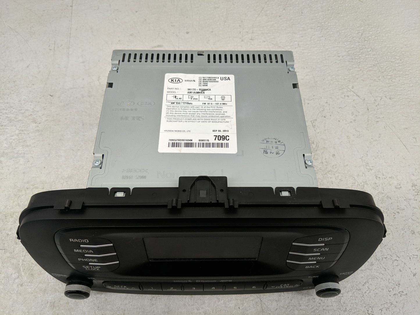2014-2016 Kia Soul Radio AM FM Cd Player Receiver Replacement P/N:96170-B2000CA Fits Fits 2014 2015 2016 OEM Used Auto Parts