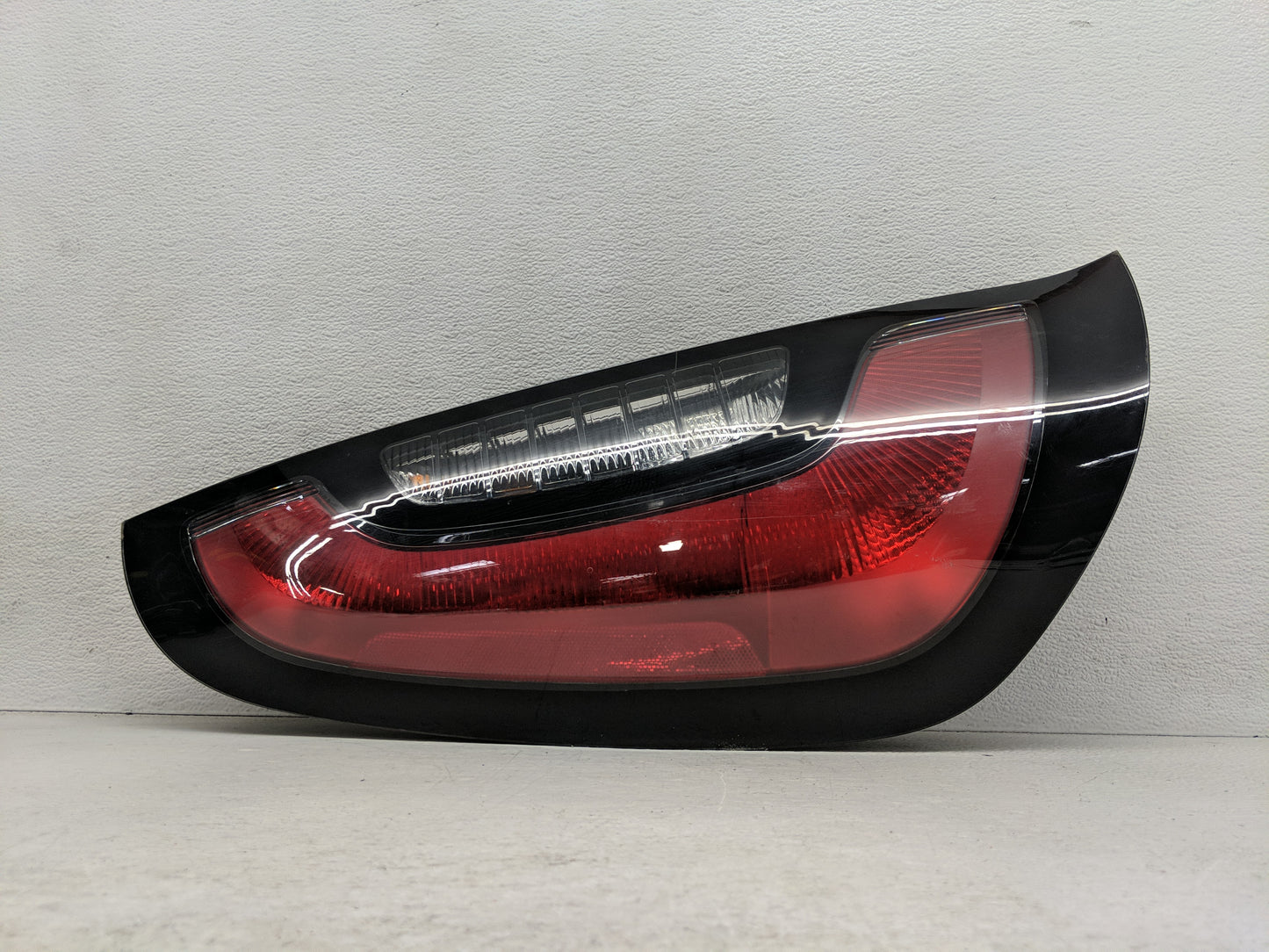 2014-2019 Kia Soul Tail Light Assembly Driver Left OEM Fits Fits 2014 2015 2016 2017 2018 2019 OEM Used Auto Parts - Oemused