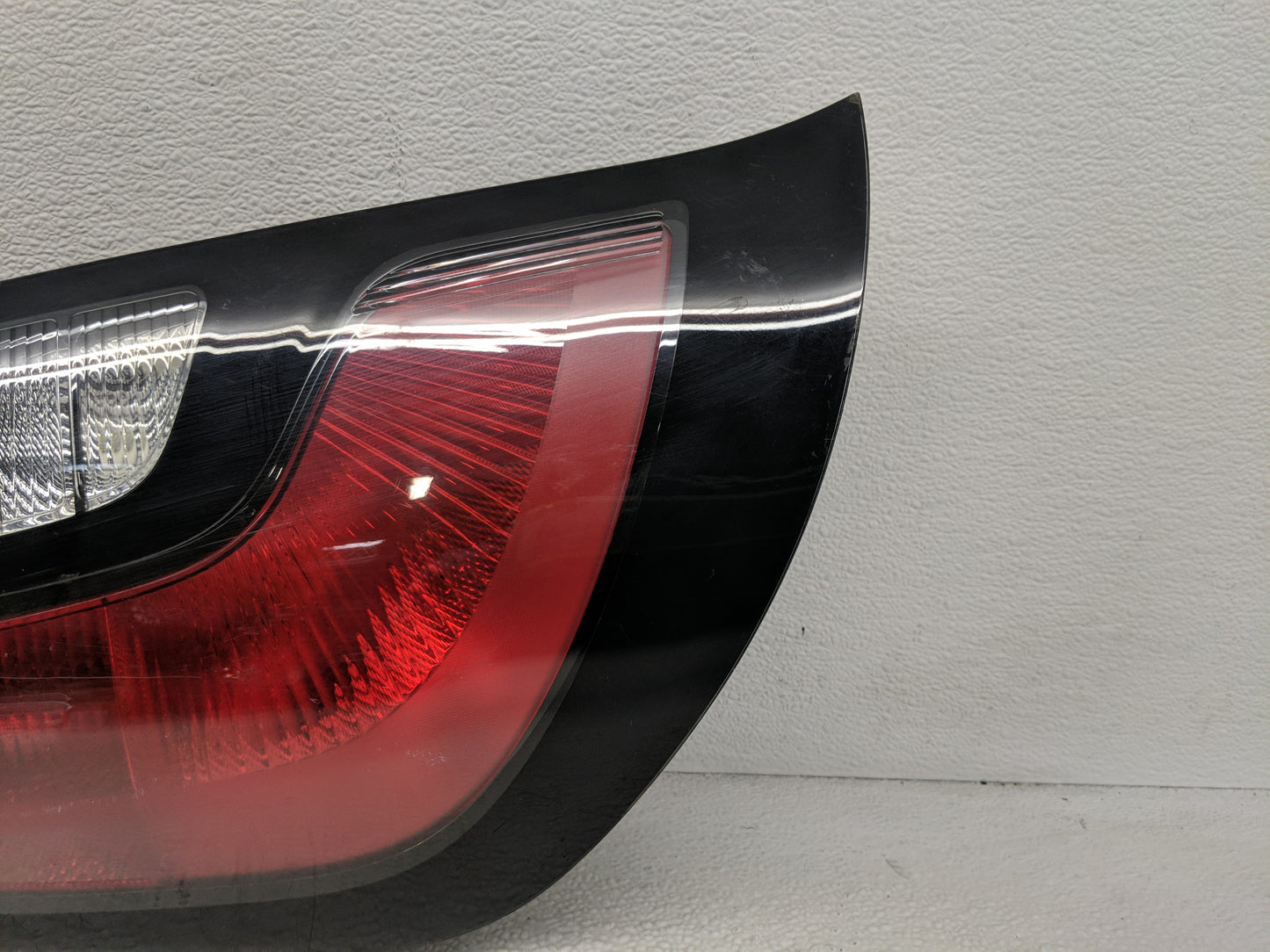 2014-2019 Kia Soul Tail Light Assembly Driver Left OEM Fits Fits 2014 2015 2016 2017 2018 2019 OEM Used Auto Parts - Oemused