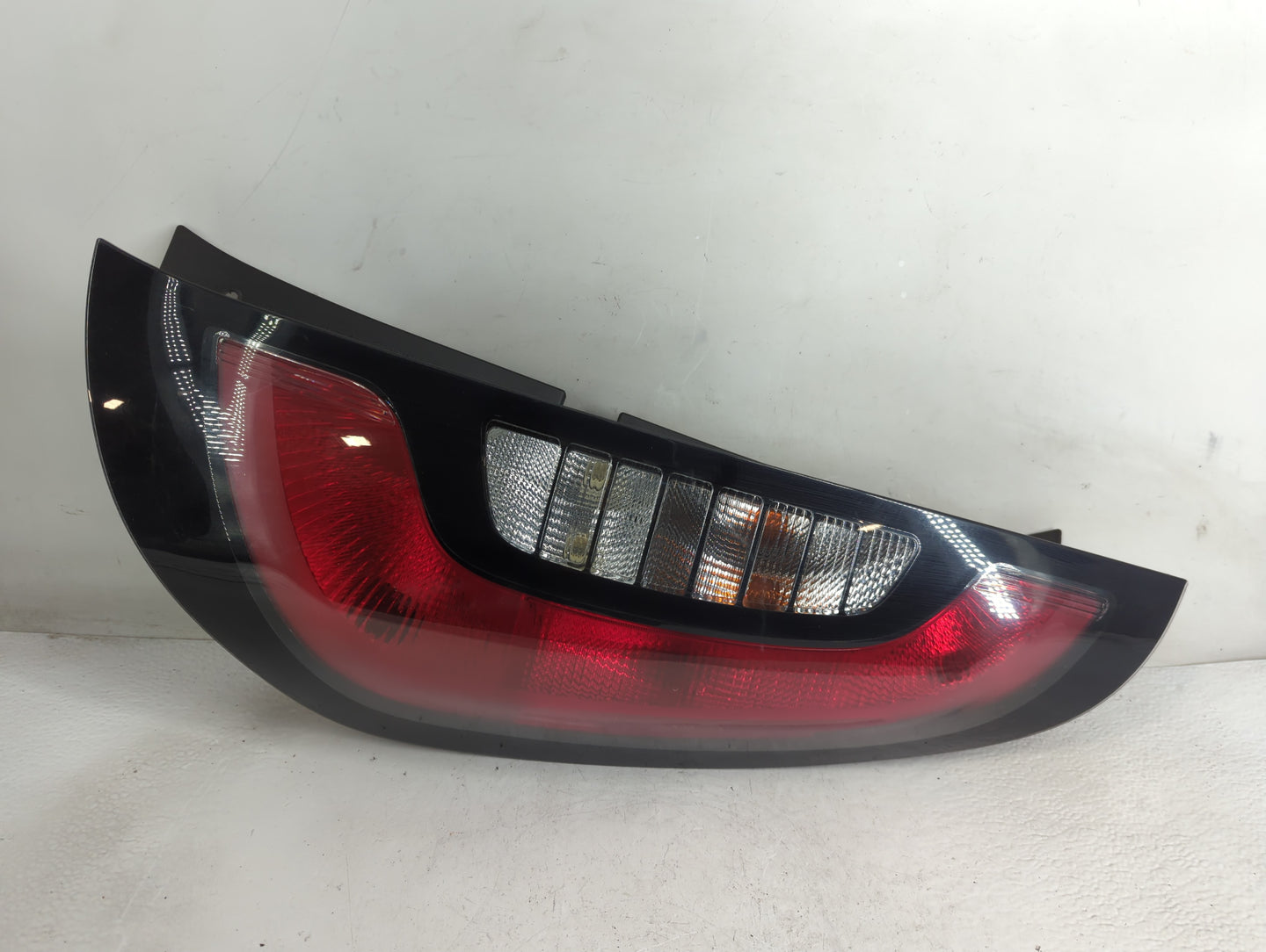 2014-2019 Kia Soul Tail Light Assembly Passenger Right OEM Fits Fits 2014 2015 2016 2017 2018 2019 OEM Used Auto Parts - Oem