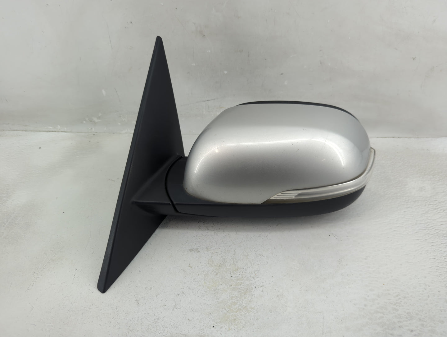 2014-2019 Kia Soul Driver Side View Mirror - Left Door Mirror OEM Used - Oemusedautoparts1.com