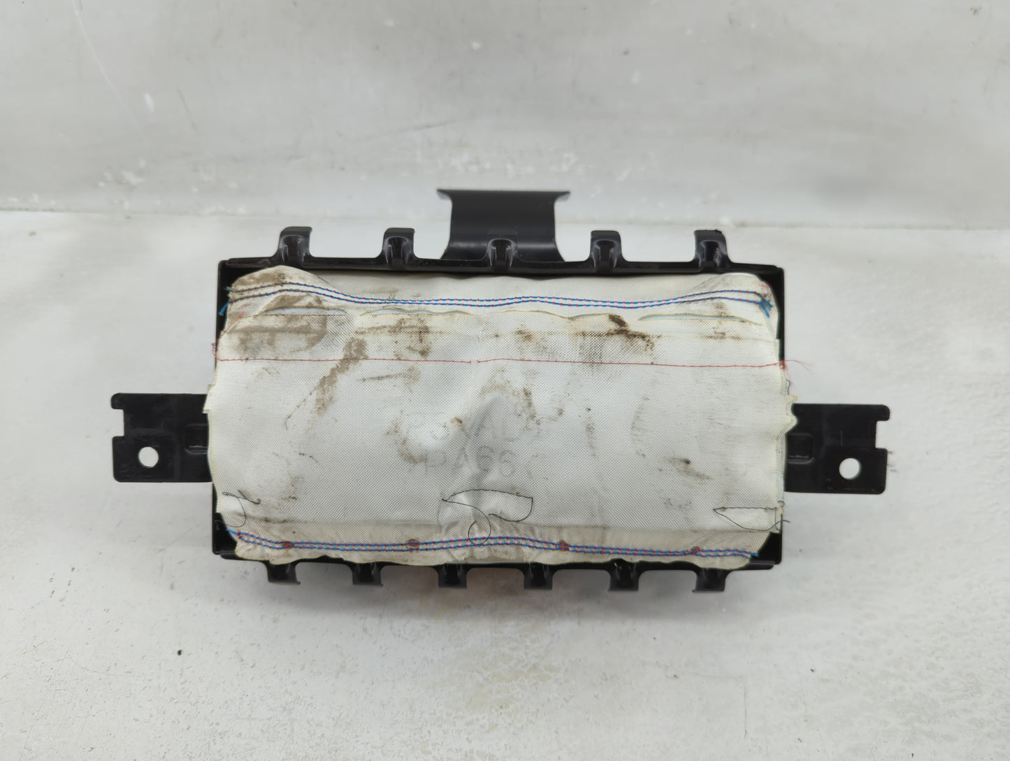 2014-2019 Kia Soul Air Bag Passenger Right Dashboard OEM P/N:84530-B2500 Fits Fits 2014 2015 2016 2017 2018 2019 OEM Used Au