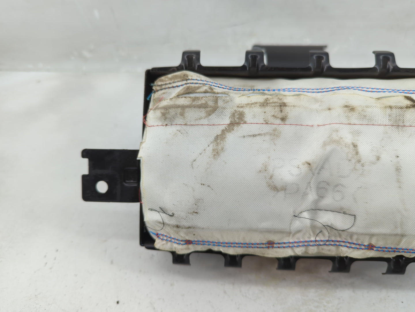 2014-2019 Kia Soul Air Bag Passenger Right Dashboard OEM P/N:84530-B2500 Fits Fits 2014 2015 2016 2017 2018 2019 OEM Used Au