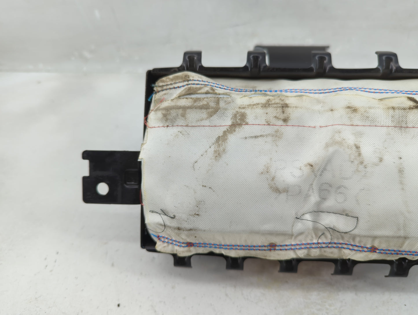 2014-2019 Kia Soul Air Bag Passenger Right Dashboard OEM P/N:84530-B2500 Fits Fits 2014 2015 2016 2017 2018 2019 OEM Used Au