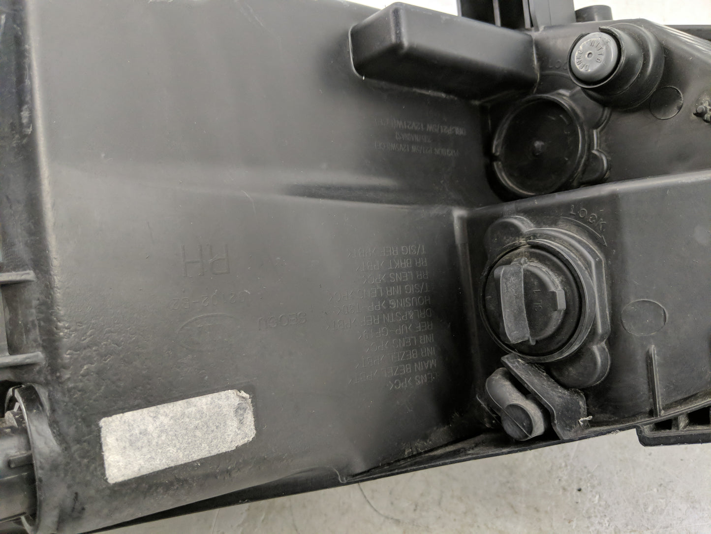 2014-2016 Kia Soul Passenger Right Oem Head Light Headlight Lamp - Oemusedautoparts1.com