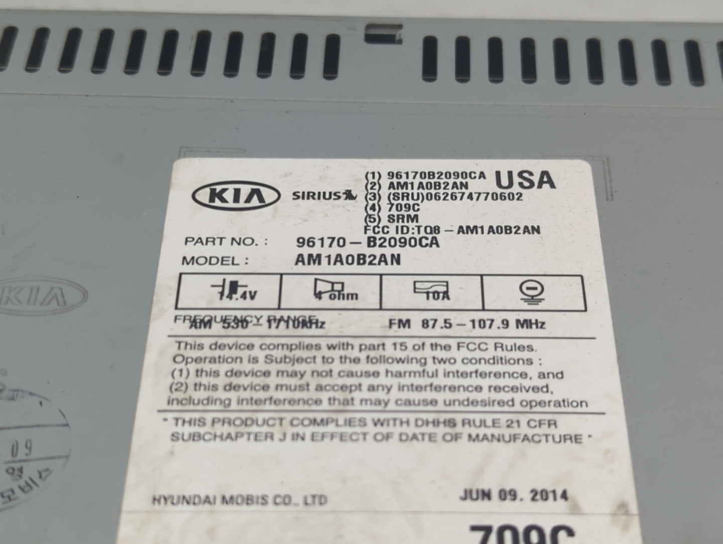 2014-2016 Kia Soul Radio AM FM Cd Player Receiver Replacement P/N:96170-B2090CA Fits Fits 2014 2015 2016 OEM Used Auto Parts