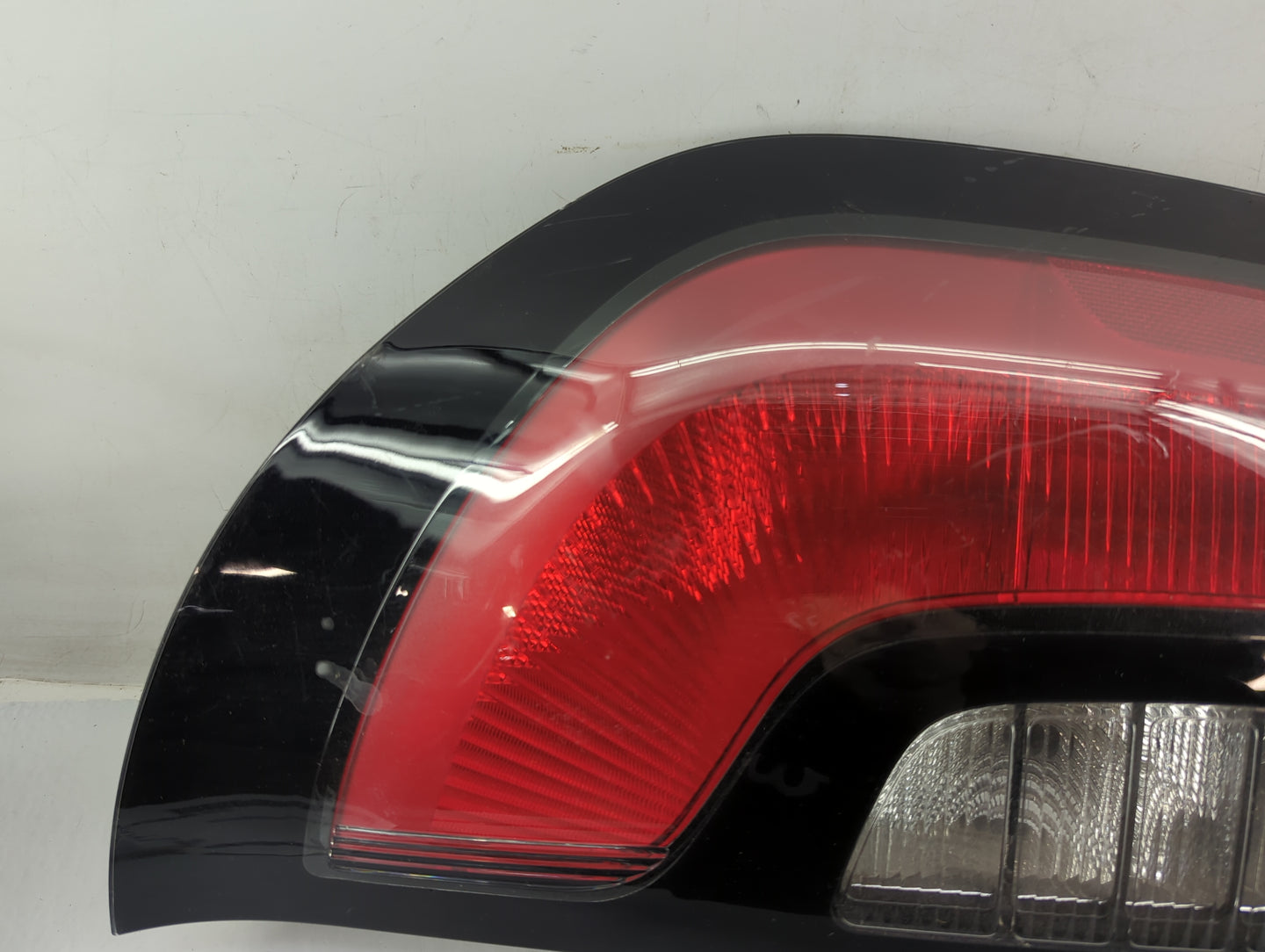 2014-2019 Kia Soul Tail Light Assembly Driver Left OEM Fits Fits 2014 2015 2016 2017 2018 2019 OEM Used Auto Parts - Oemused