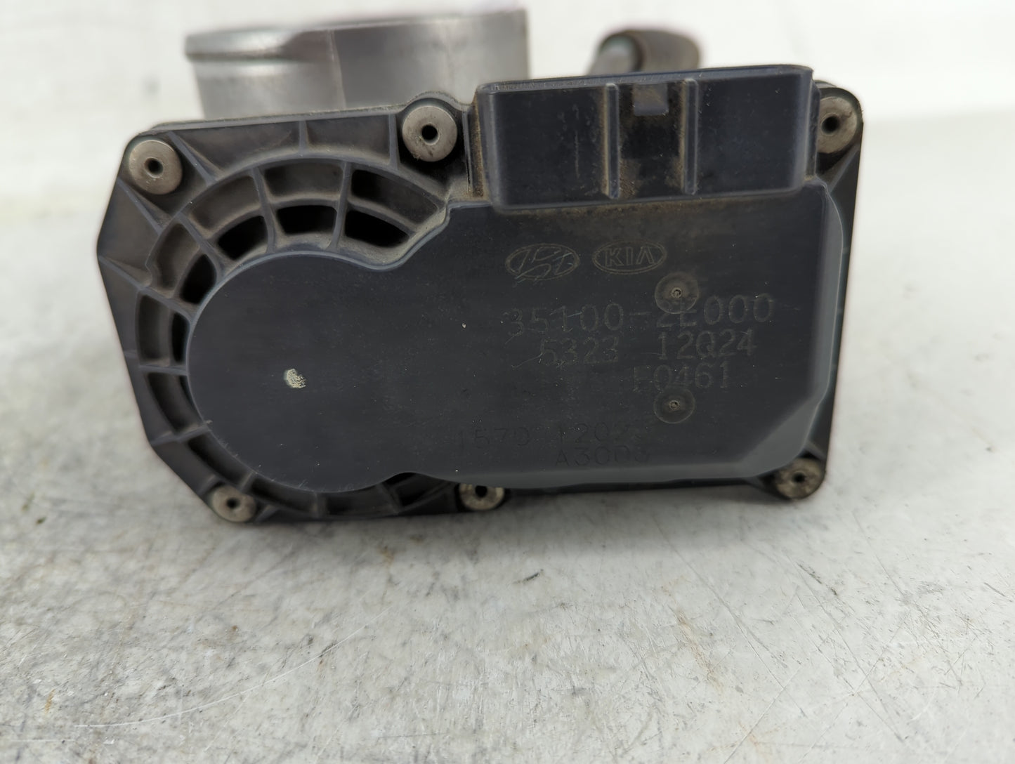 2014-2019 Kia Soul Throttle Body P/N:35100-2E000 Fits Fits 2011 2012 2013 2014 2015 2016 2017 2018 2019 2020 2021 OEM Used A