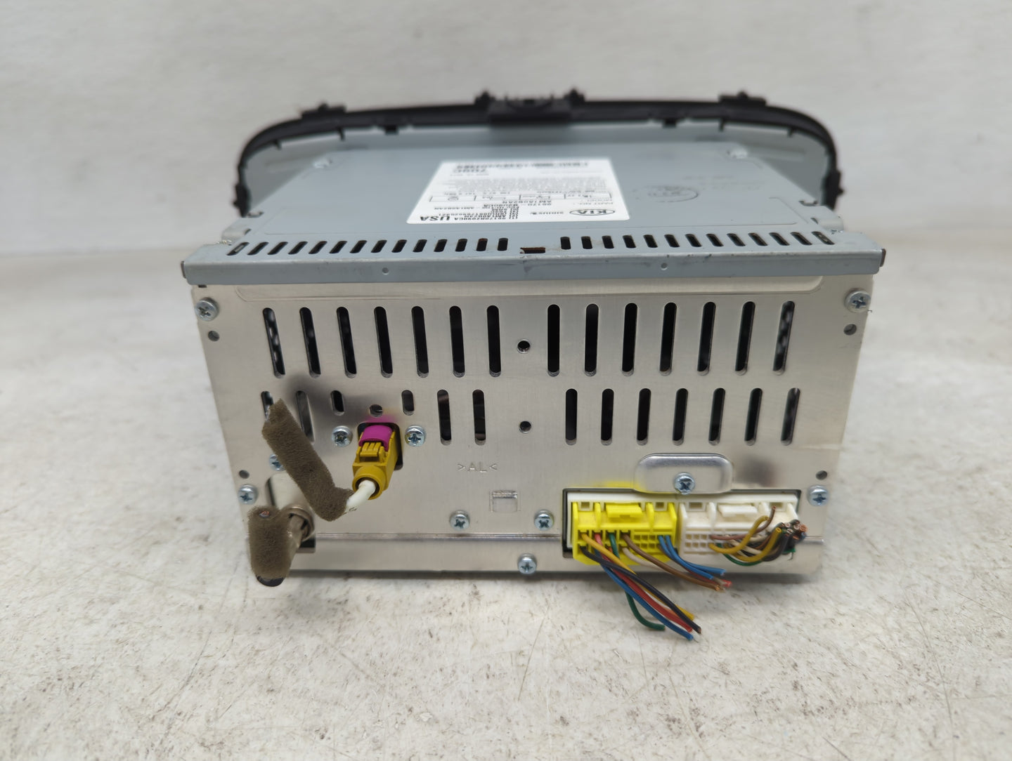 2014-2016 Kia Soul Radio AM FM Cd Player Receiver Replacement P/N:96170-B2090CA Fits Fits 2014 2015 2016 OEM Used Auto Parts