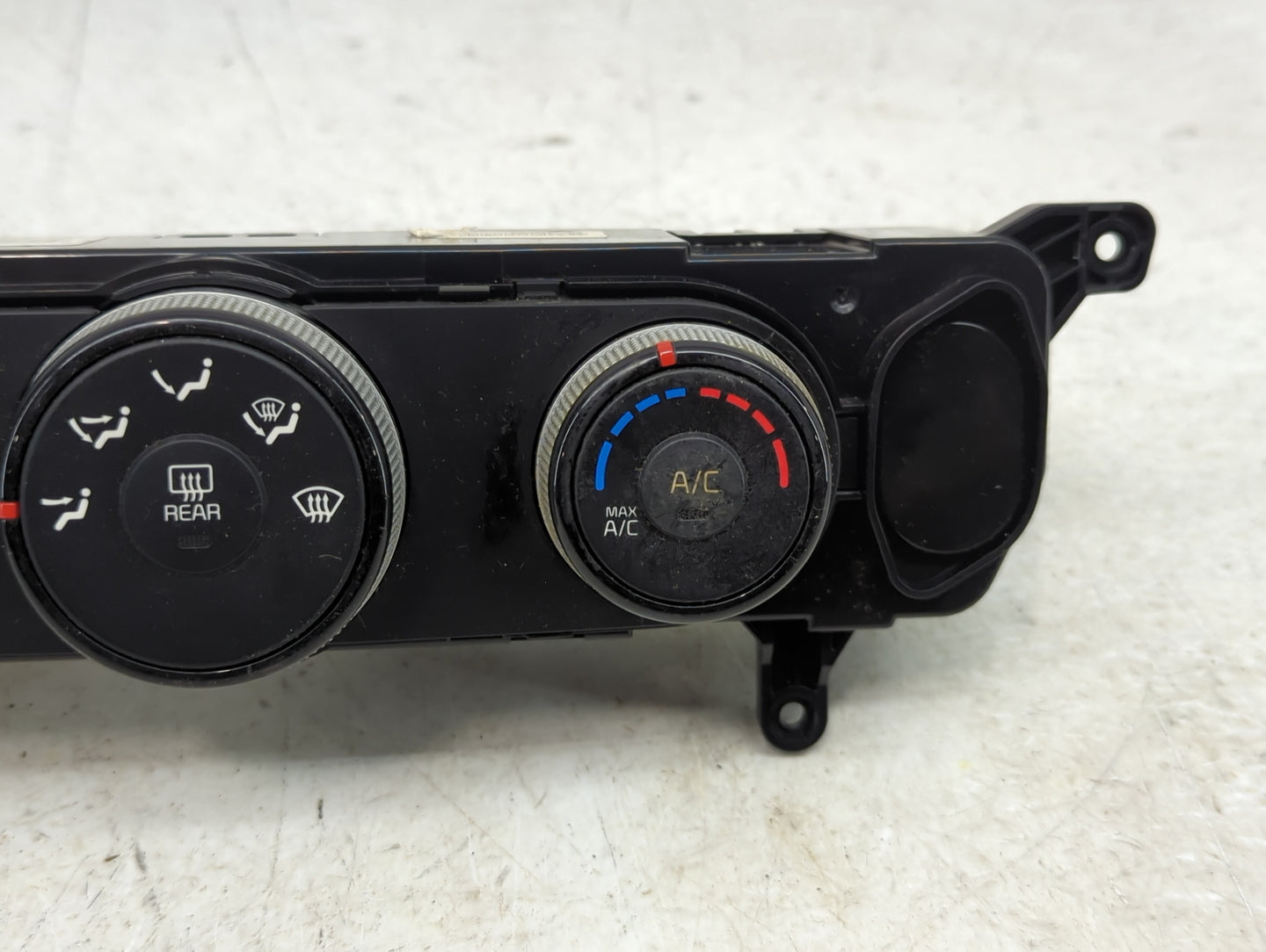 2014-2016 Kia Soul Climate Control Module Temperature AC/Heater Replacement P/N:97250-B2AS0ASB Fits Fits 2014 2015 2016 OEM 
