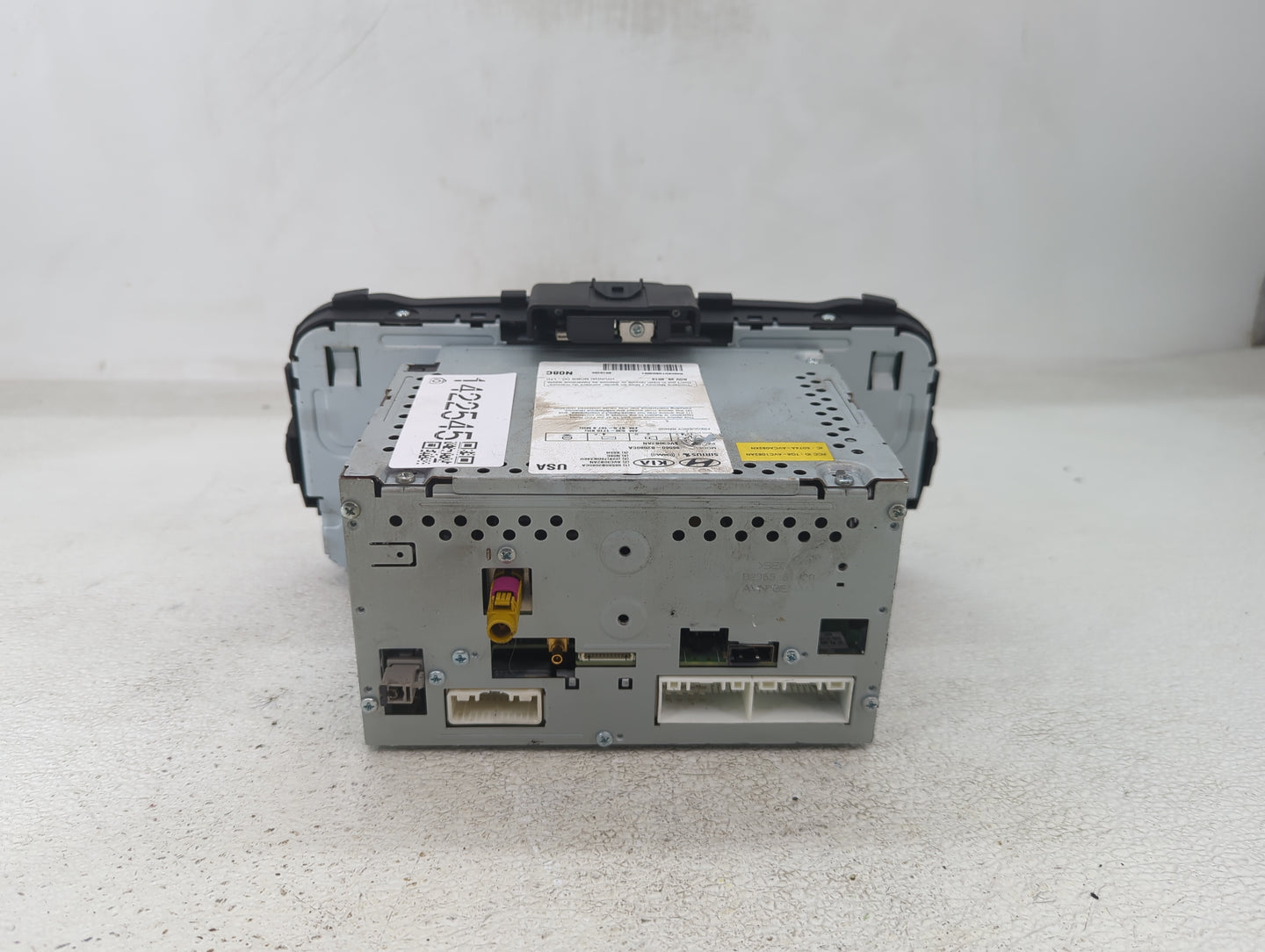 2014-2016 Kia Soul Radio AM FM Cd Player Receiver Replacement P/N:96560-B2080CA Fits Fits 2014 2015 2016 OEM Used Auto Parts