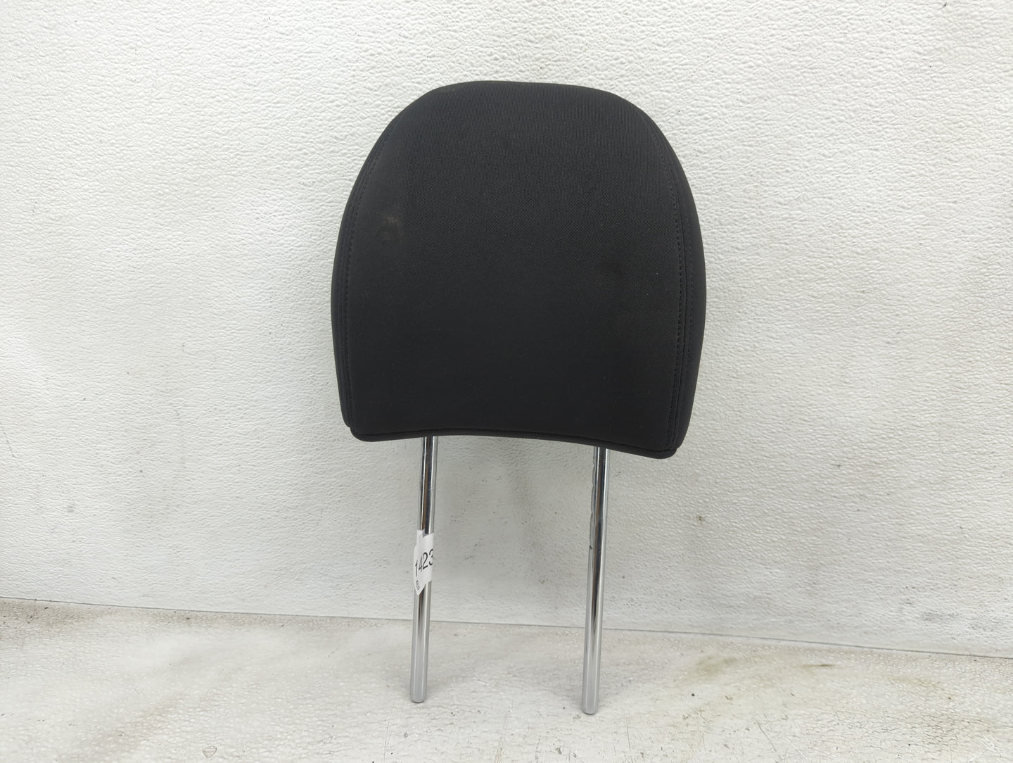 2014-2016 Kia Soul Headrest Head Rest Front Driver Seat Black - Oemusedautoparts1.com