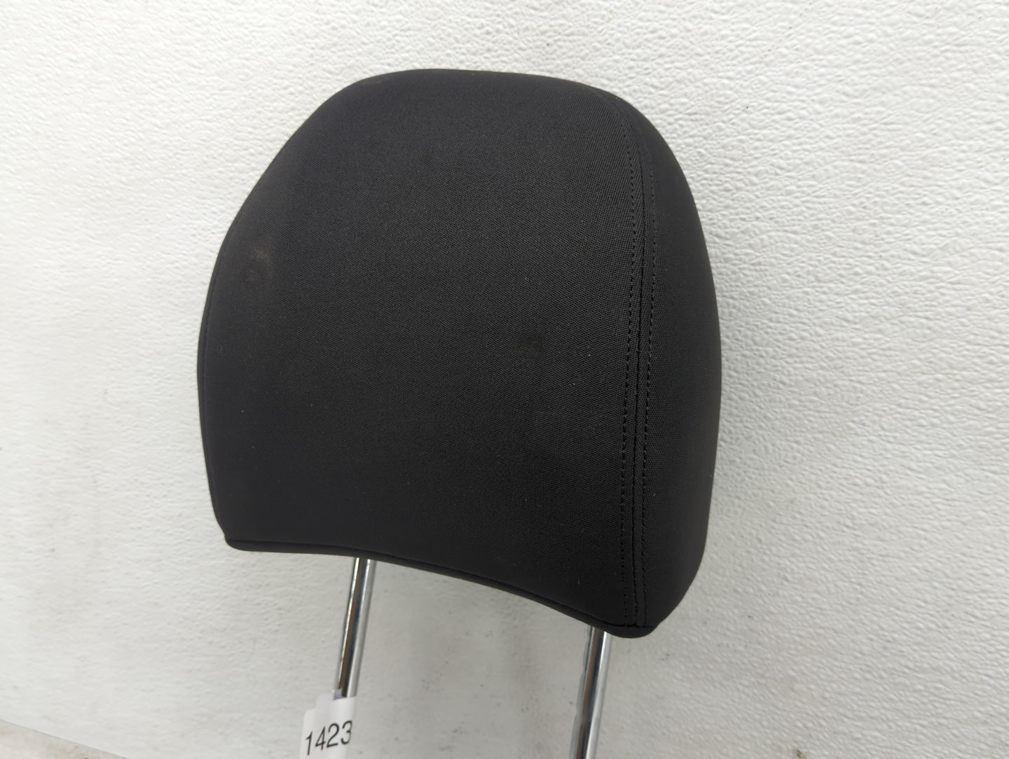 2014-2016 Kia Soul Headrest Head Rest Front Driver Seat Black - Oemusedautoparts1.com