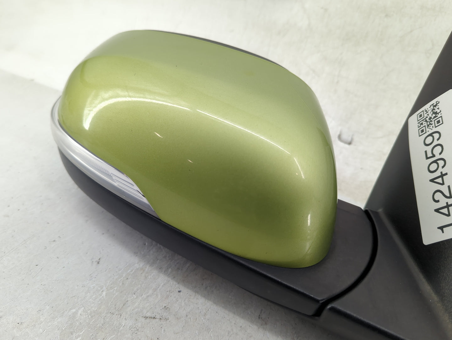 2014 Kia Soul Driver Left Side View Power Door Mirror Lime - Oemusedautoparts1.com