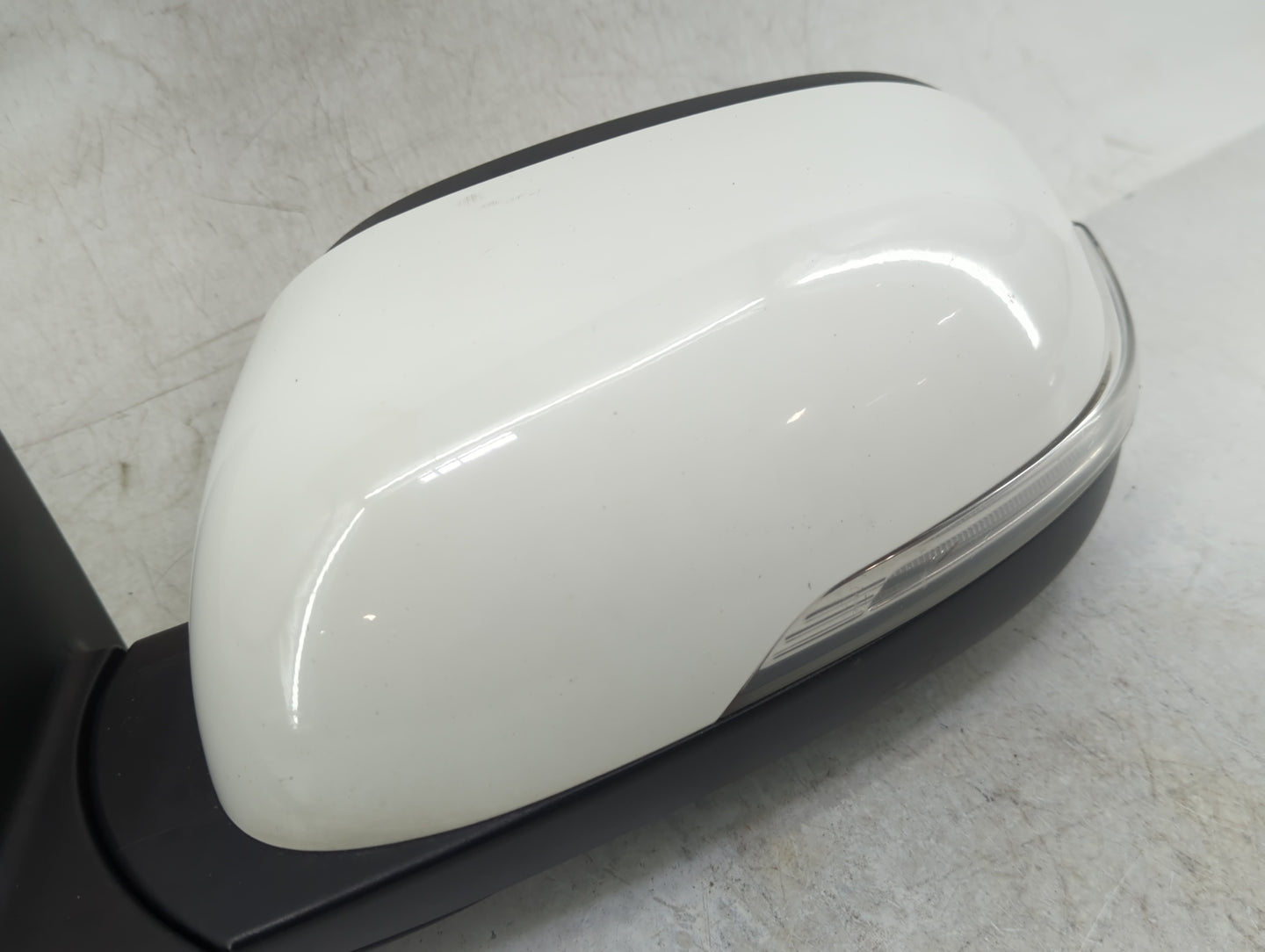 2014-2019 Kia Soul Driver Side View Mirror - Left Door Mirror OEM Used - Oemusedautoparts1.com