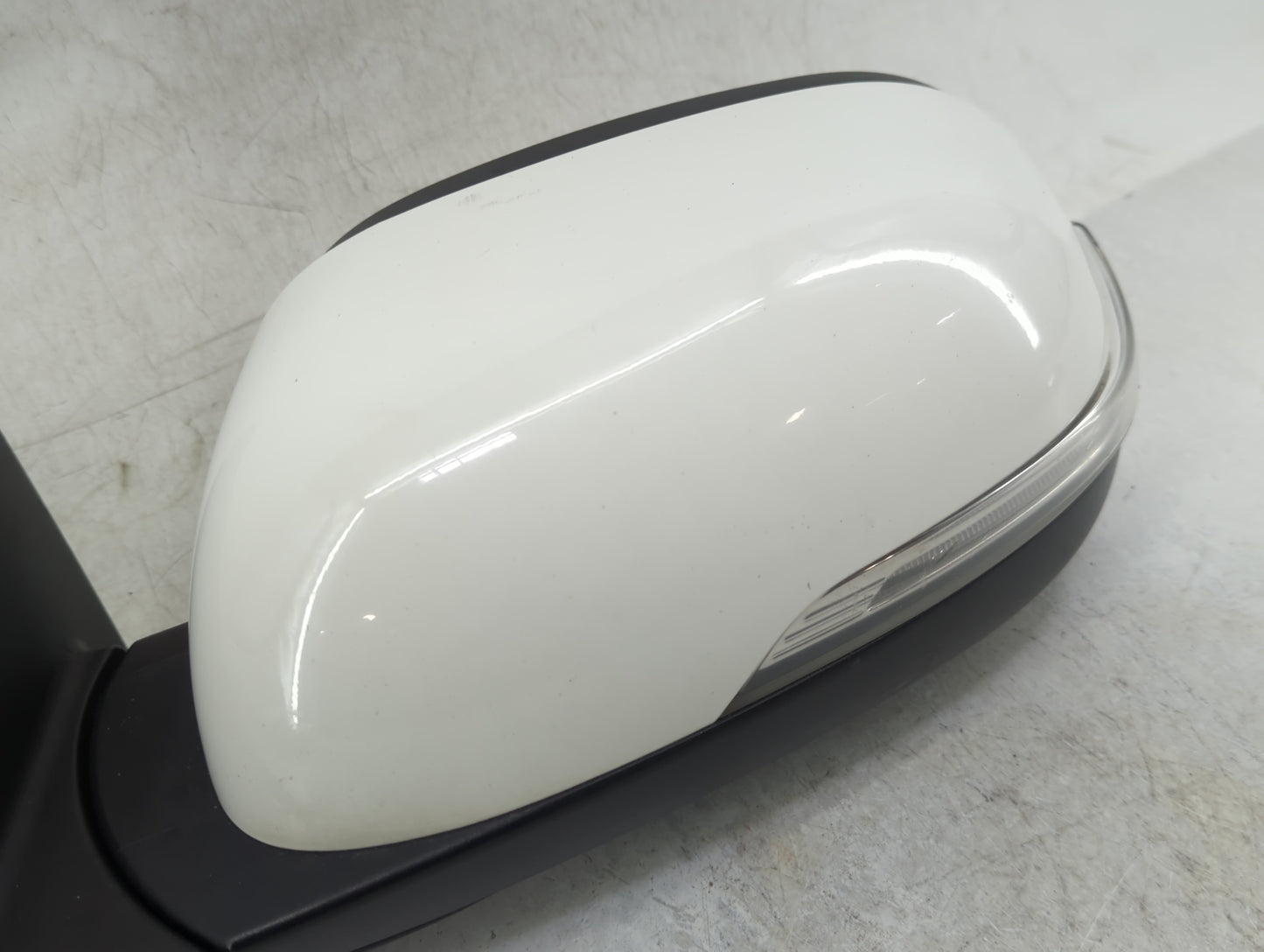 2014-2019 Kia Soul Driver Side View Mirror - Left Door Mirror OEM Used - Oemusedautoparts1.com
